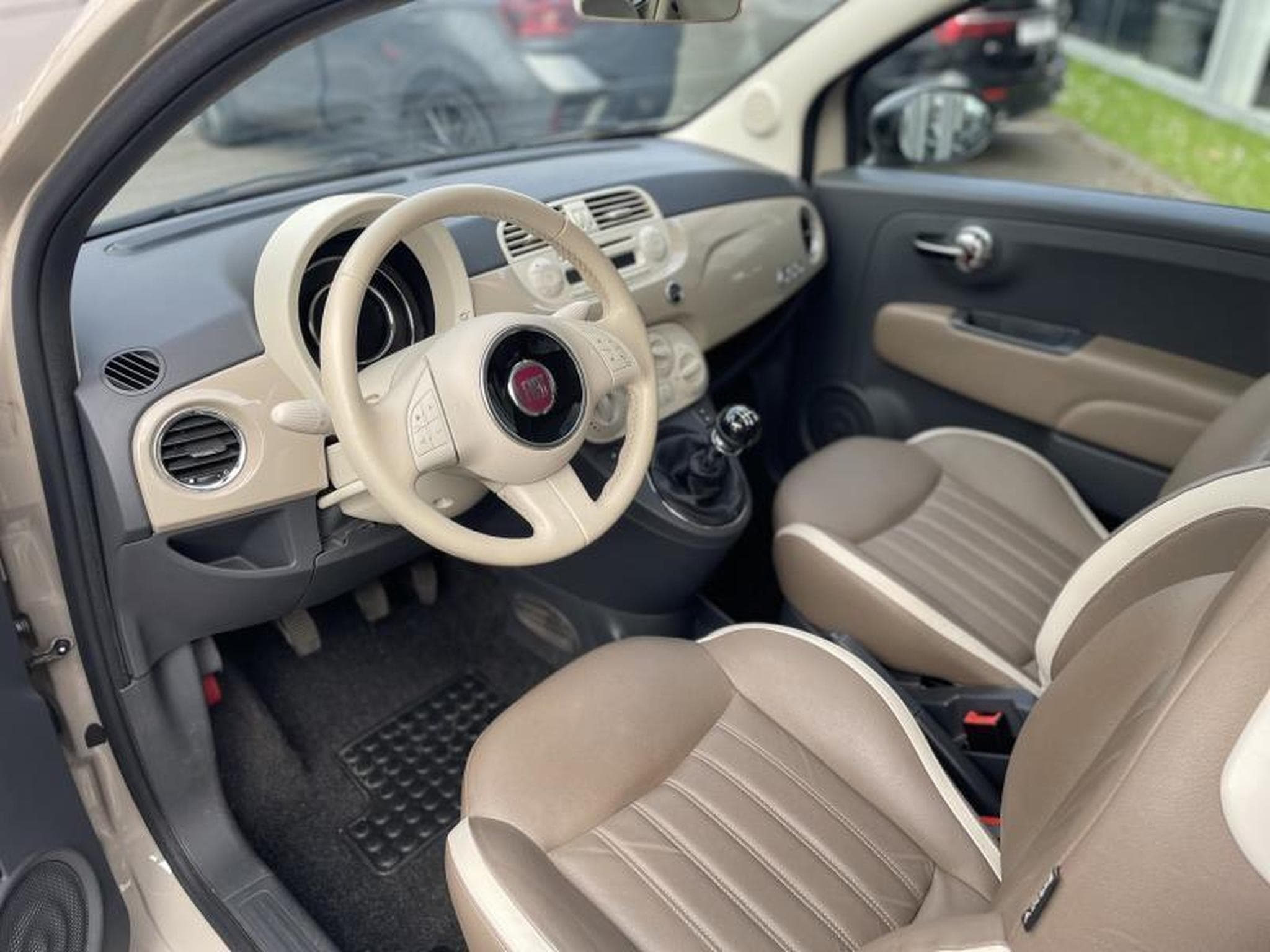 Fiat 500 1.2 LOUNGE Toit Ouvrant (2015) - Photo 6