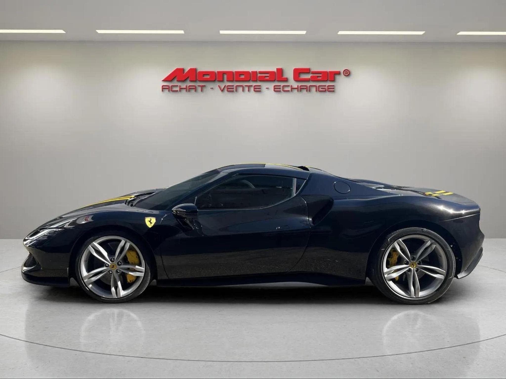 Ferrari 296 GTB (2024) - Photo 3