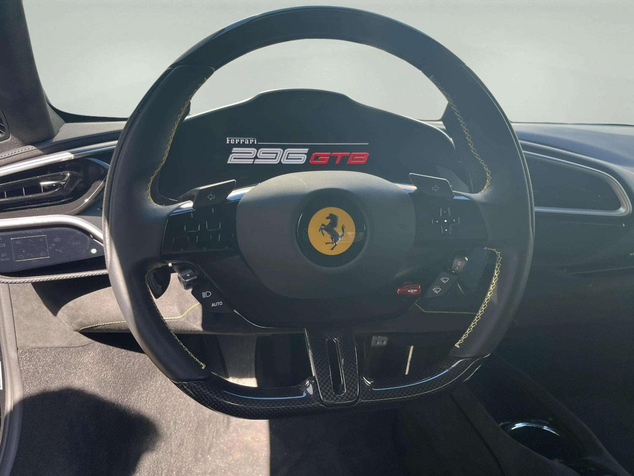 Ferrari 296 GTB (2024) - Photo 9