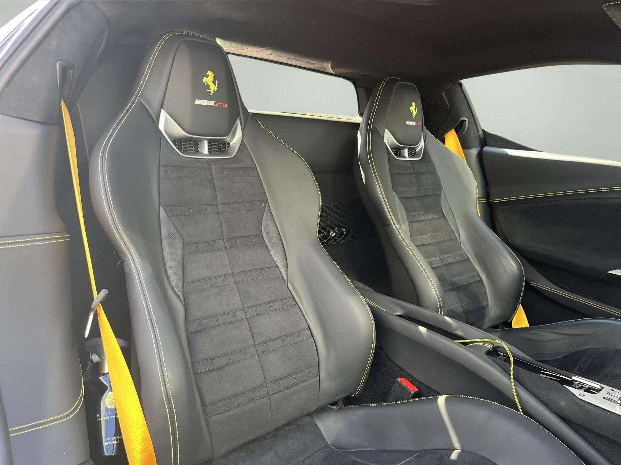 Ferrari 296 GTB (2024) - Photo 10