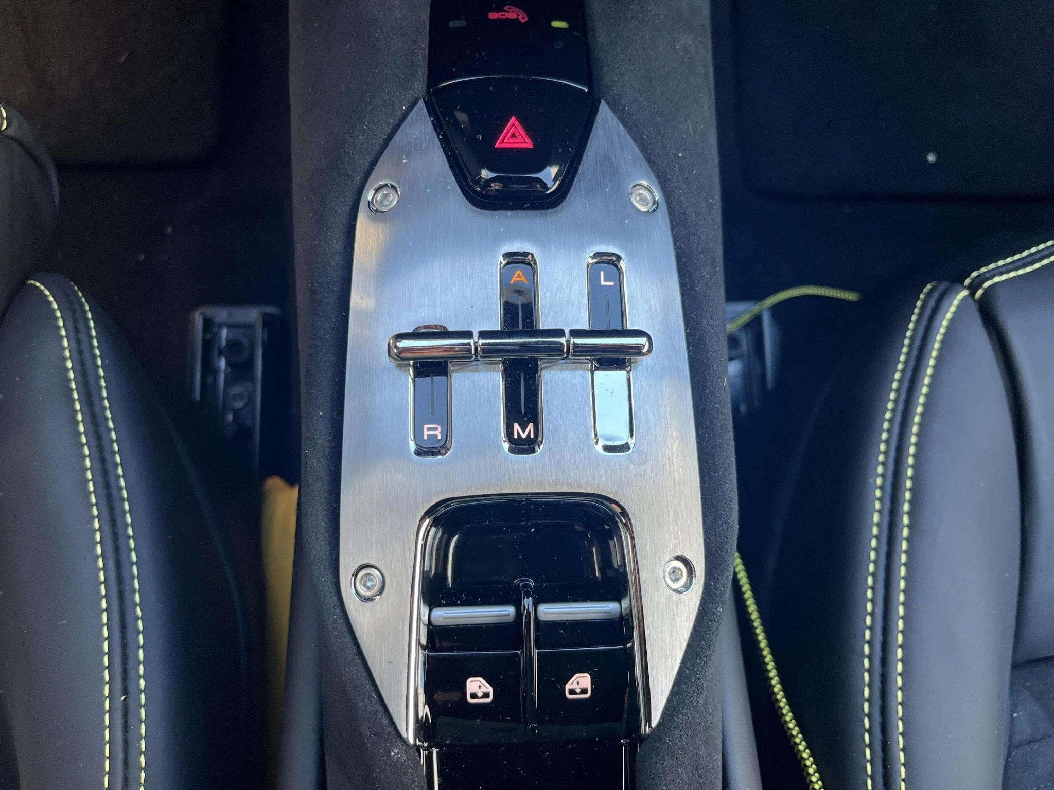 Ferrari 296 GTB (2024) - Photo 13