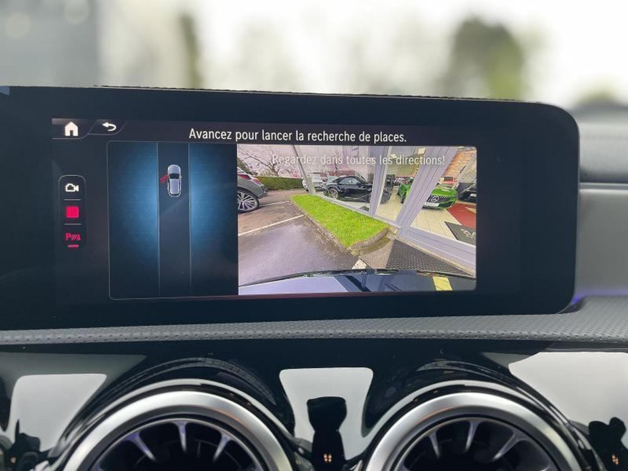 Mercedes A 200 AMG Line 7G-DCT (2025) - Photo 9