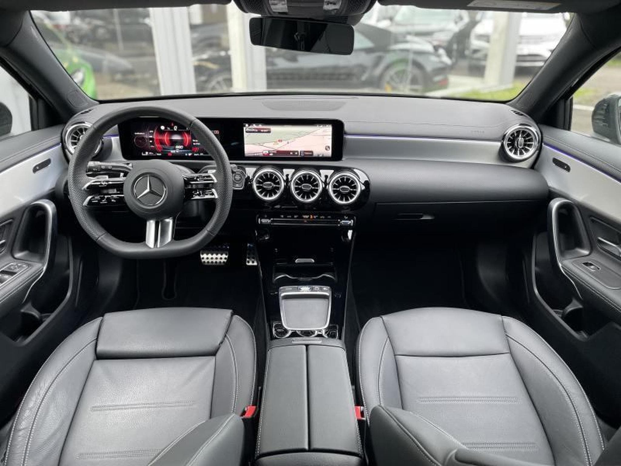 Mercedes A 200 AMG Line 7G-DCT (2025) - Photo 13