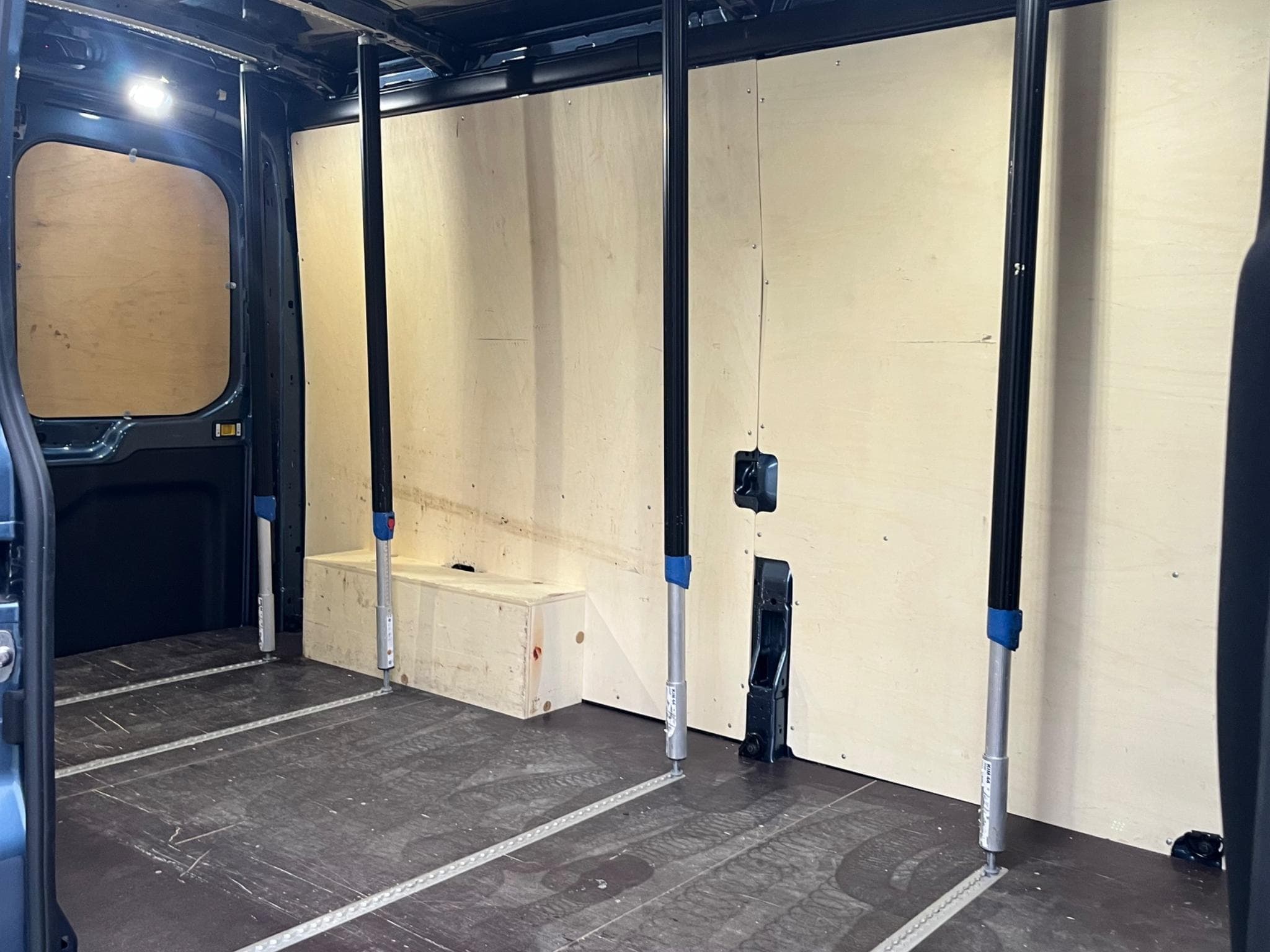 Ford Transit Confort (2024) - Foto 8