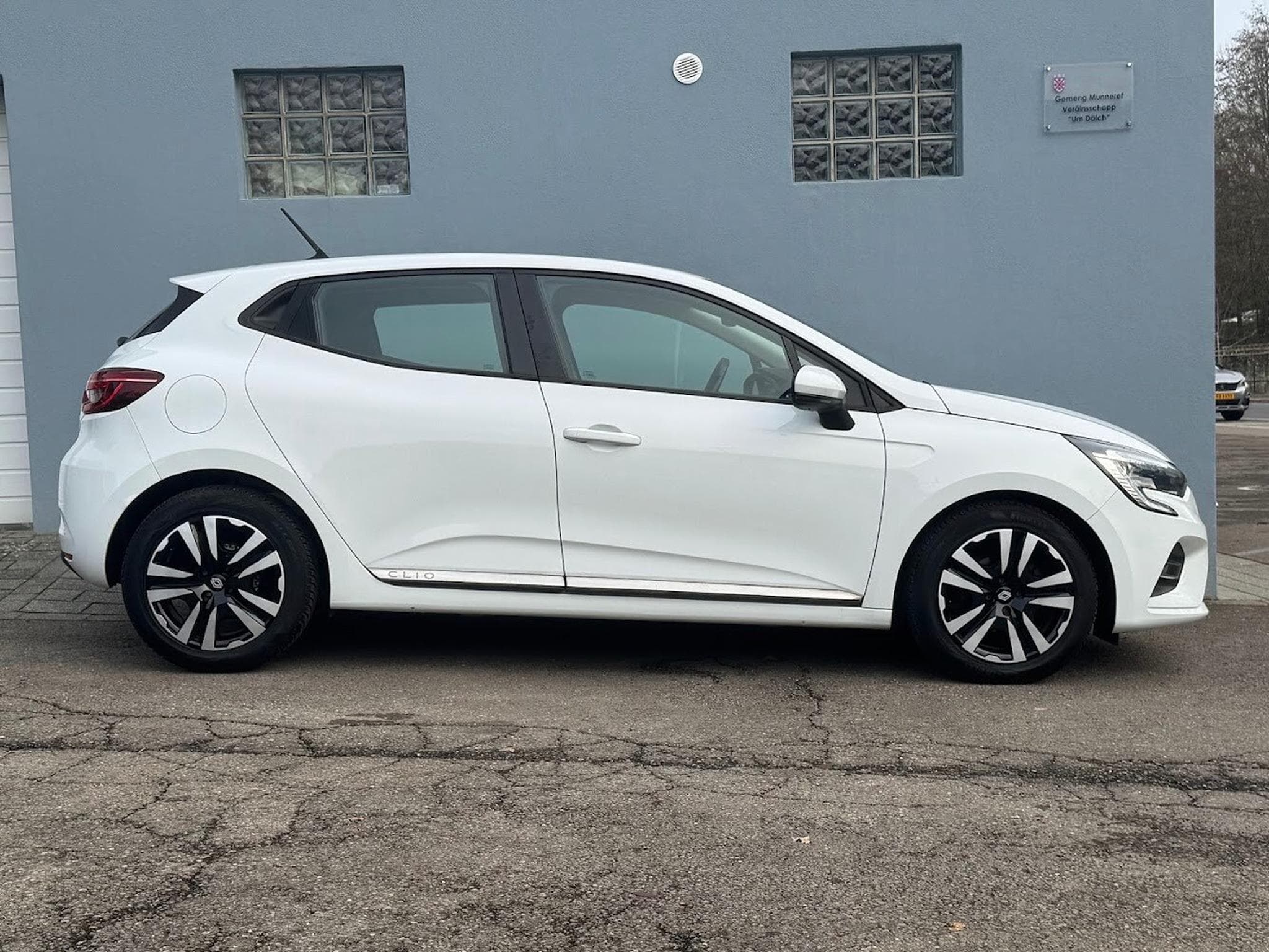 Renault Clio V 1,0 TCE 100 CV CORPORATE EDITION APPLECARPLAY 1 ERE MAIN (2020) - Photo 7