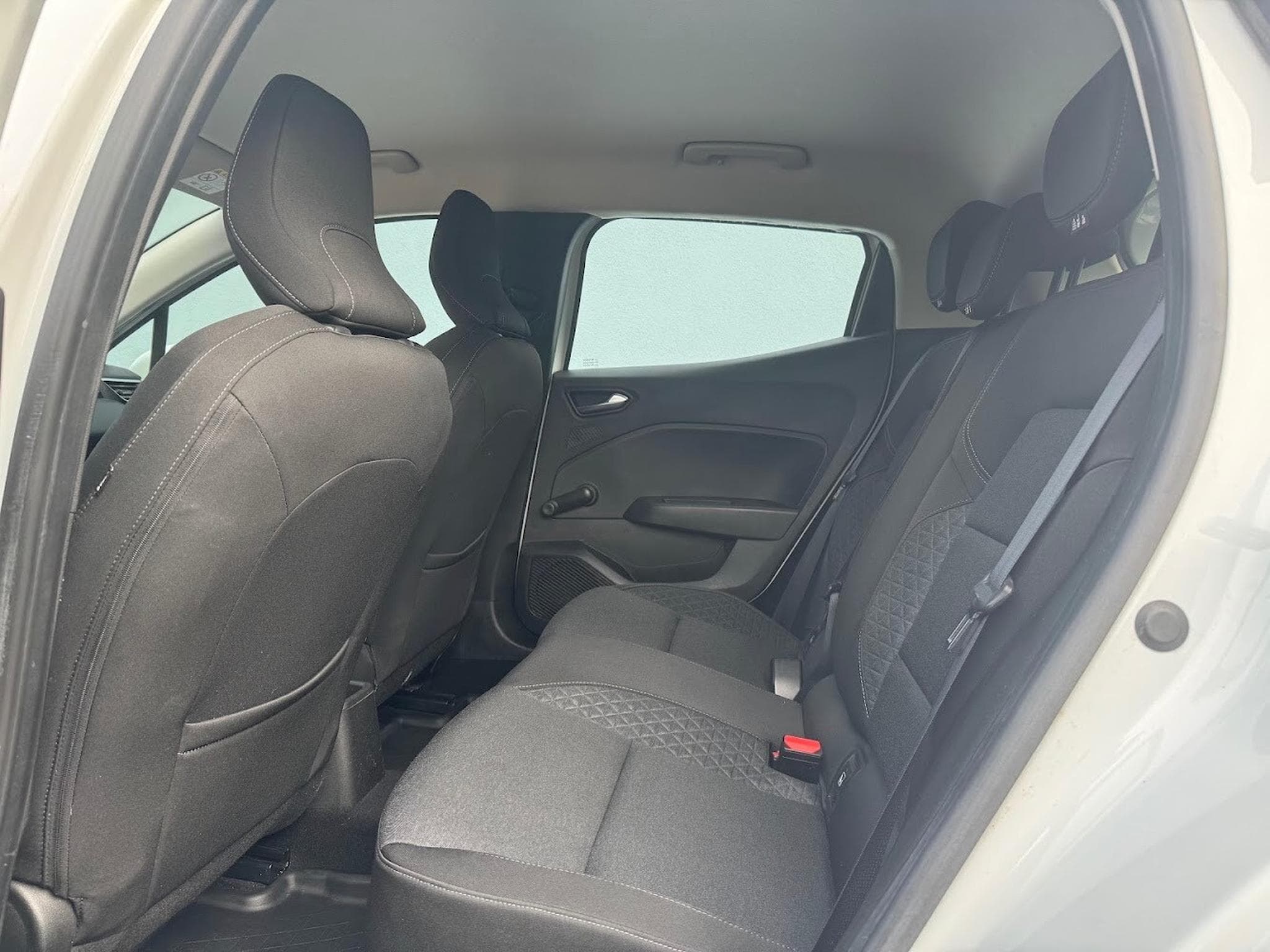 Renault Clio V 1,0 TCE 100 CV CORPORATE EDITION APPLECARPLAY 1 ERE MAIN (2020) - Photo 10