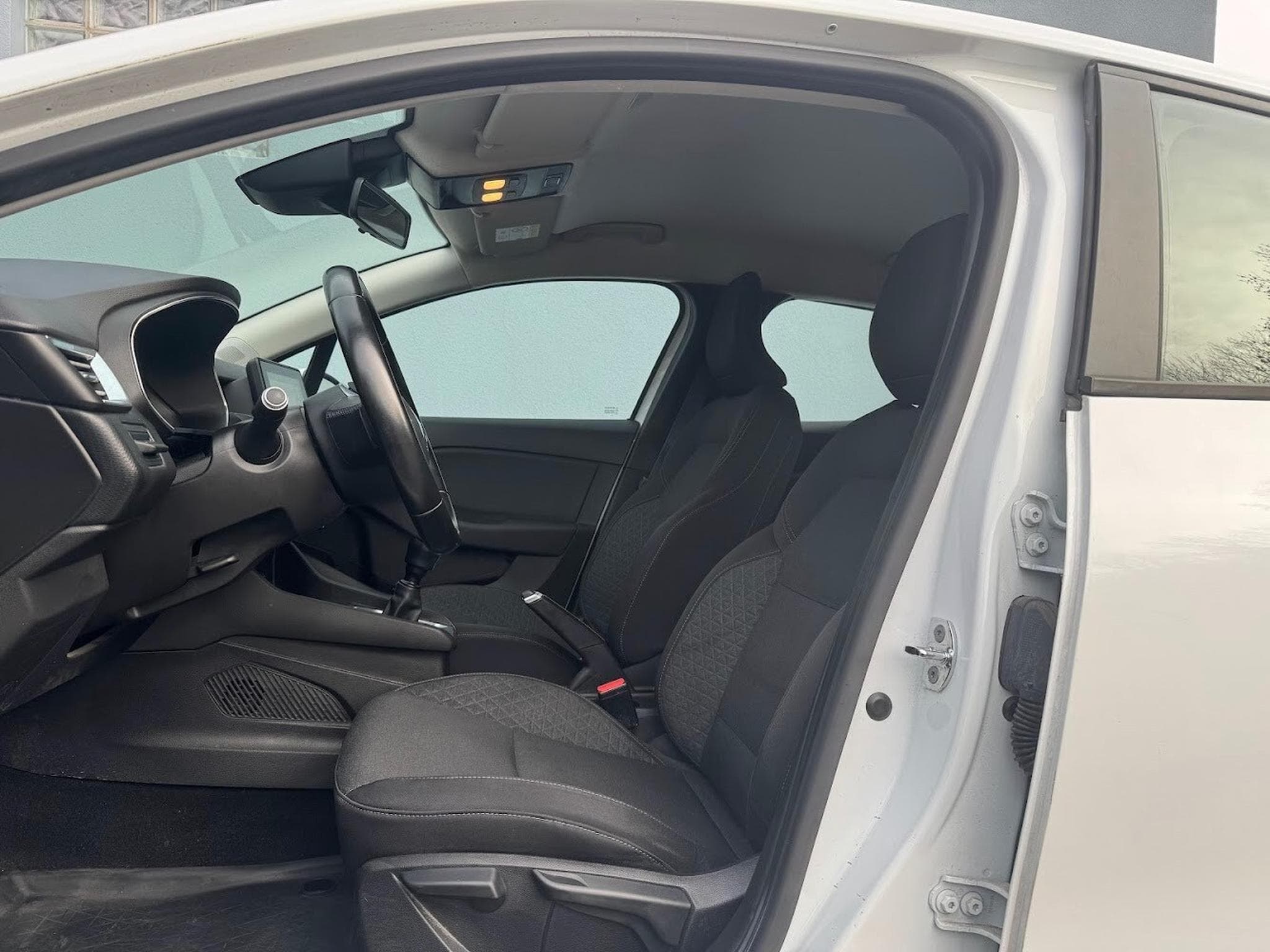 Renault Clio V 1,0 TCE 100 CV CORPORATE EDITION APPLECARPLAY 1 ERE MAIN (2020) - Photo 9