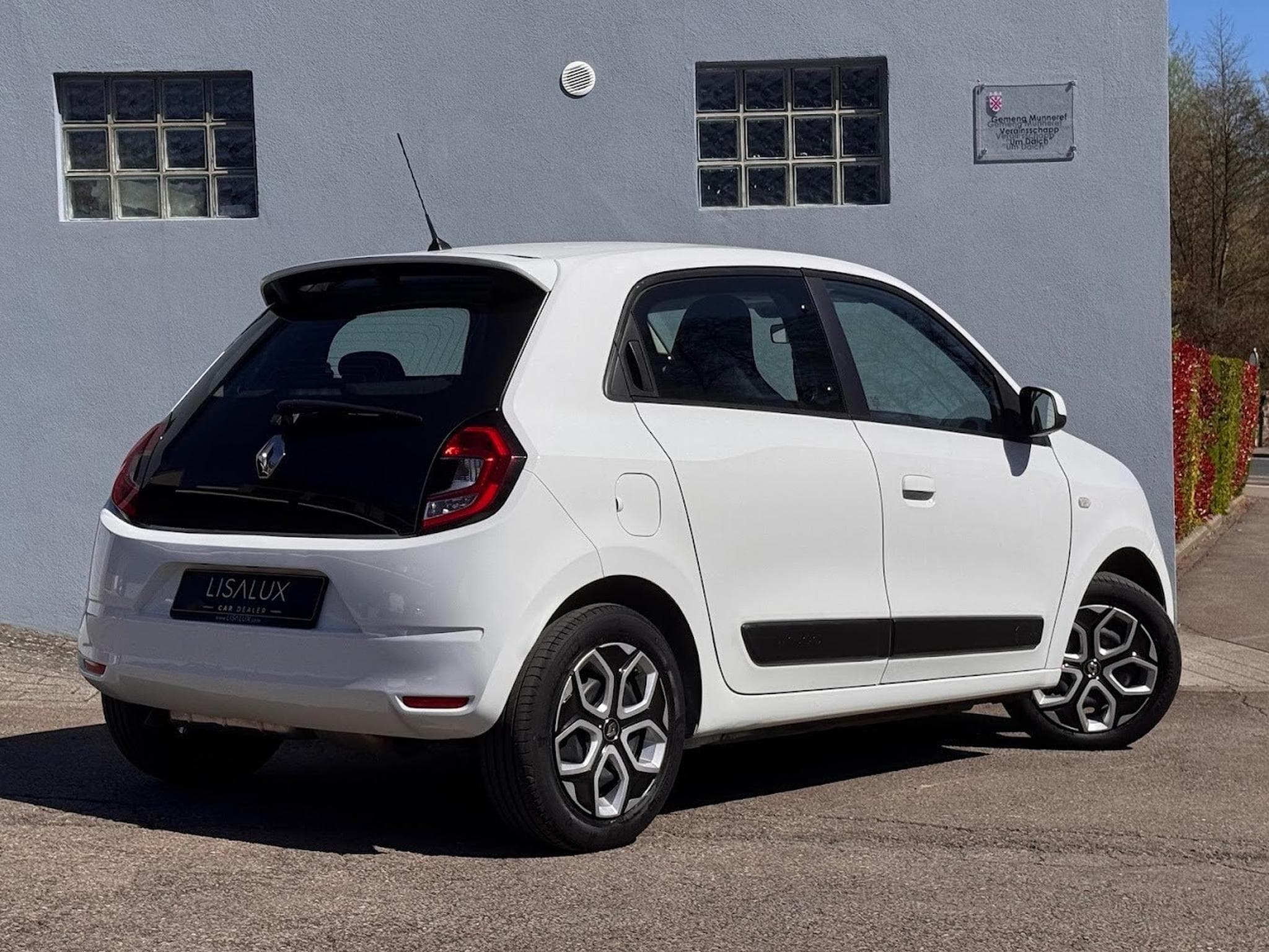 Renault Twingo 0.9 SCE 65 CV ZEN 1ERE MAIN CARNET (2020) - Photo 2