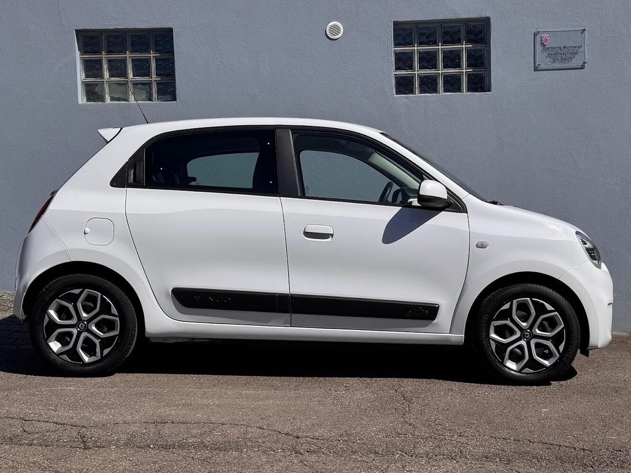 Renault Twingo 0.9 SCE 65 CV ZEN 1ERE MAIN CARNET (2020) - Photo 7