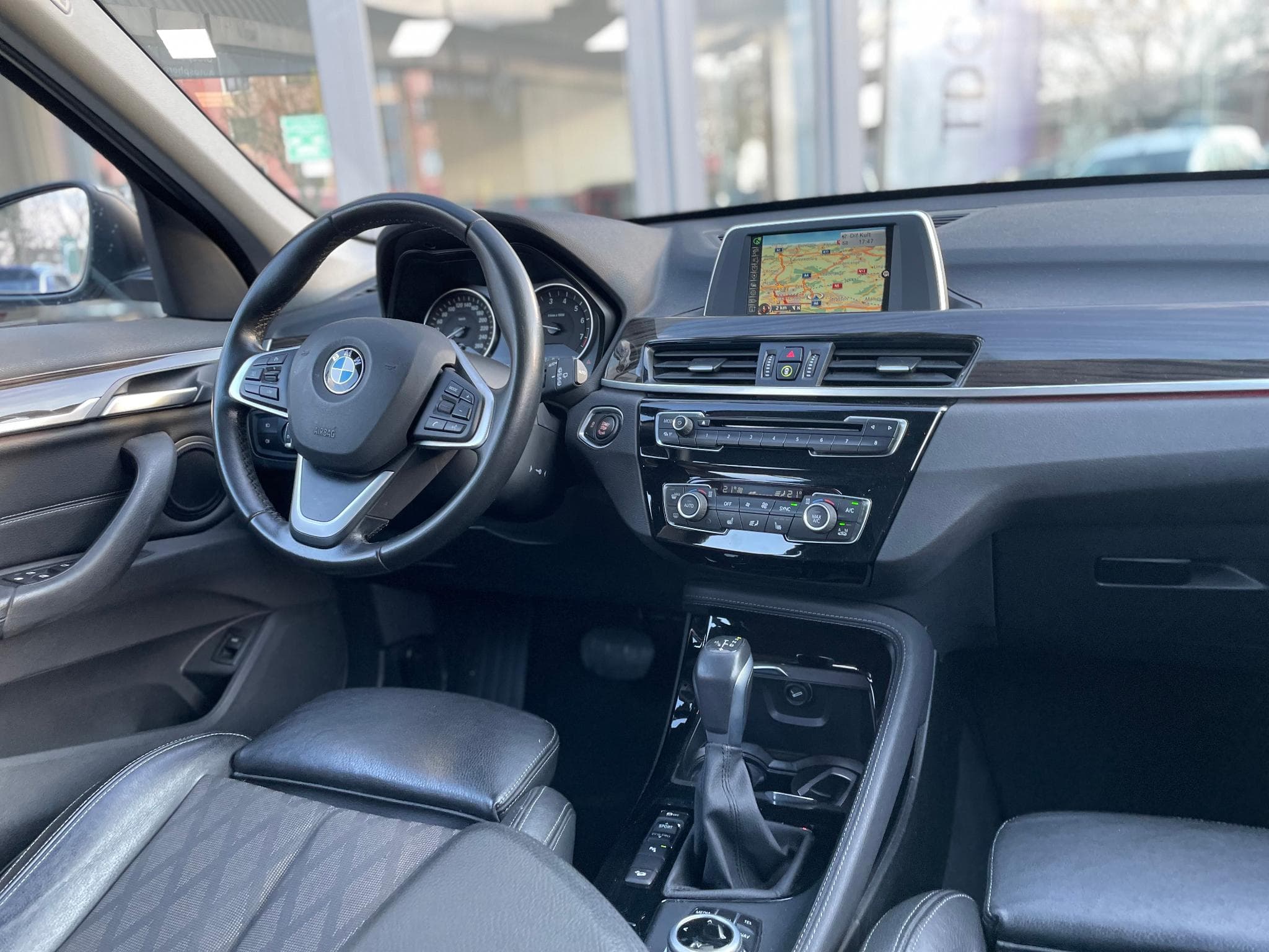 BMW X1 20i xDrive XLine Auto (2016) - Foto 14