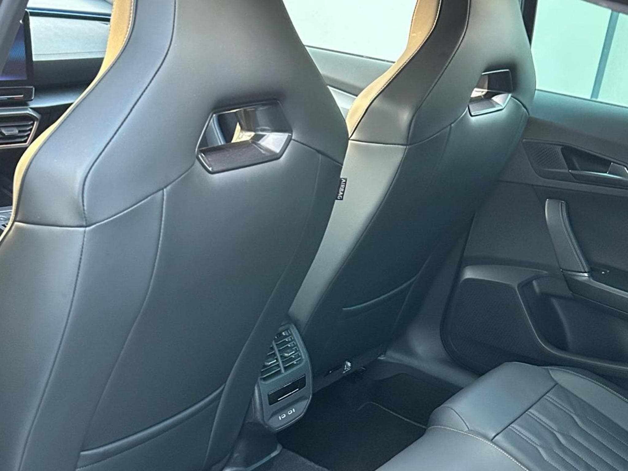 Cupra Formentor VZ 1.4 e-HYBRID 180KW/245ch DSG6 (2024) - Photo 4