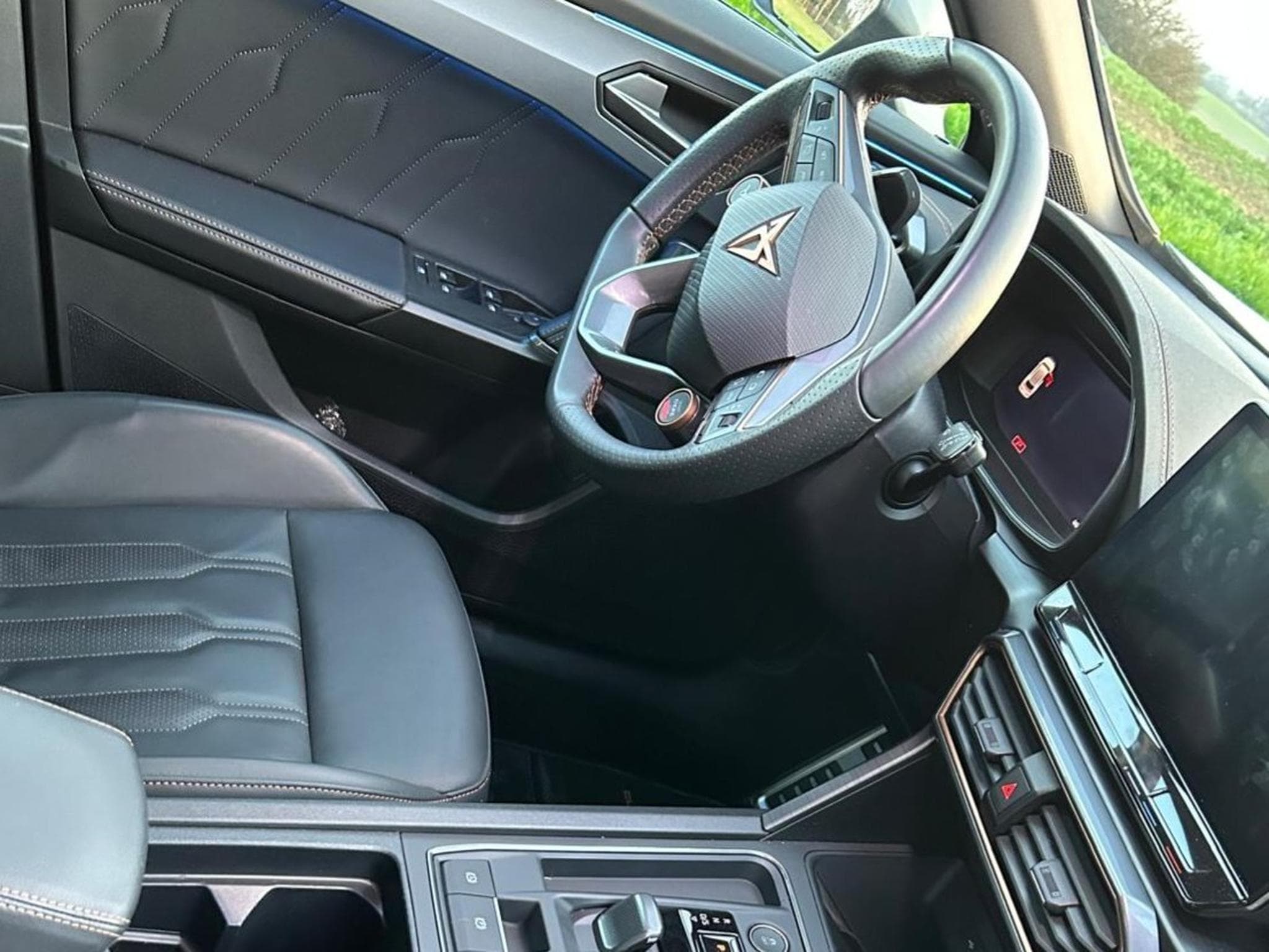 Cupra Formentor VZ 1.4 e-HYBRID 180KW/245ch DSG6 (2024) - Photo 2