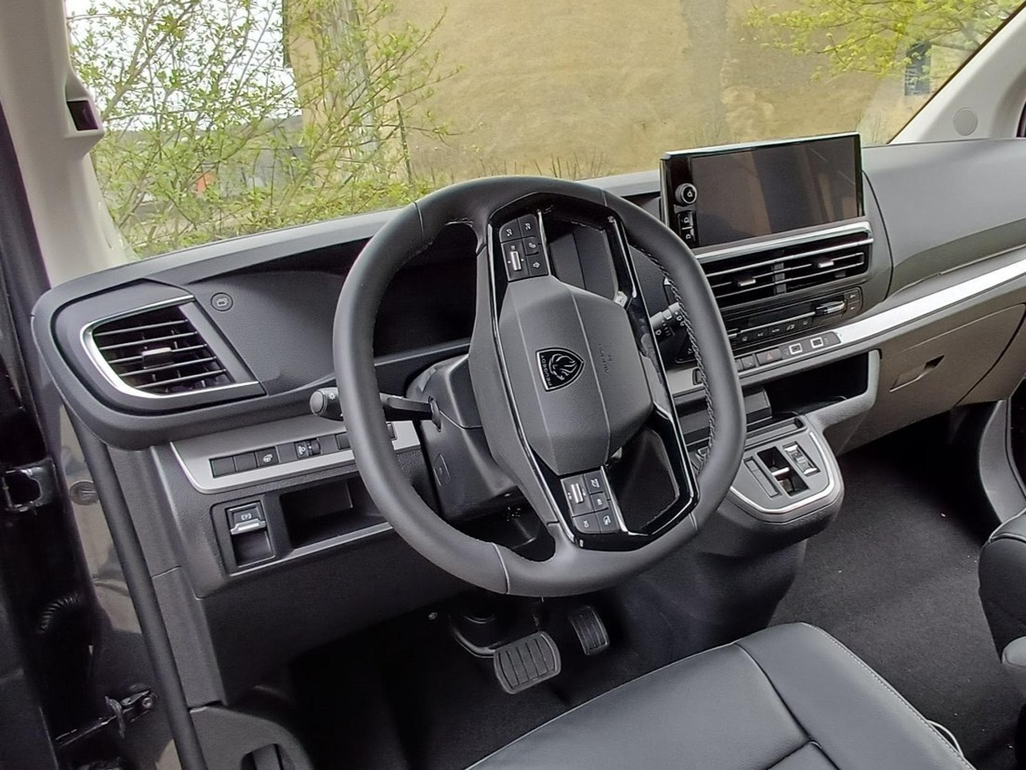 Peugeot Traveller 2.2 Diesel 180 EAT8 Allure L2 (2026) - Photo 9