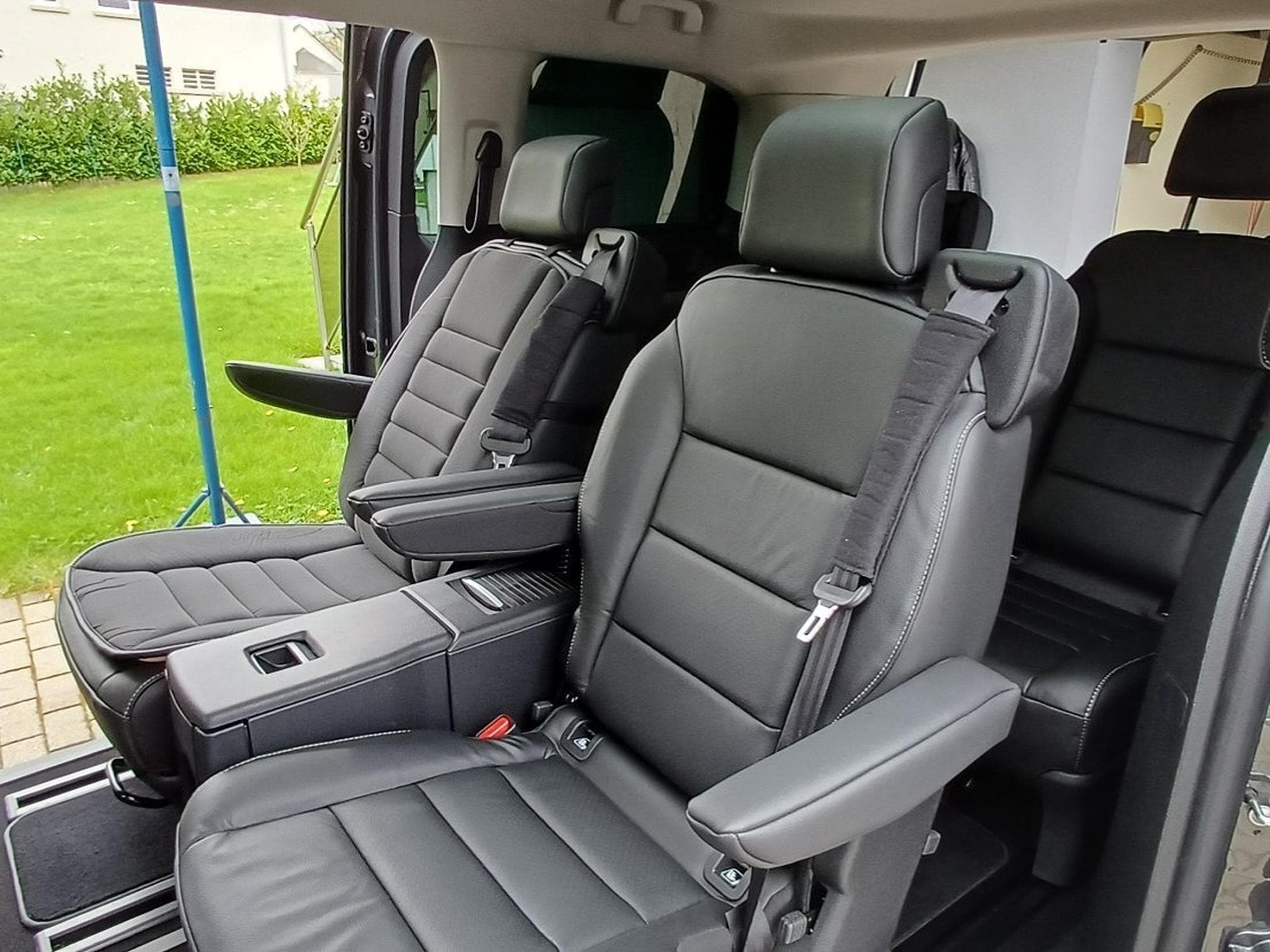 Peugeot Traveller 2.2 Diesel 180 EAT8 Allure L2 (2026) - Photo 13