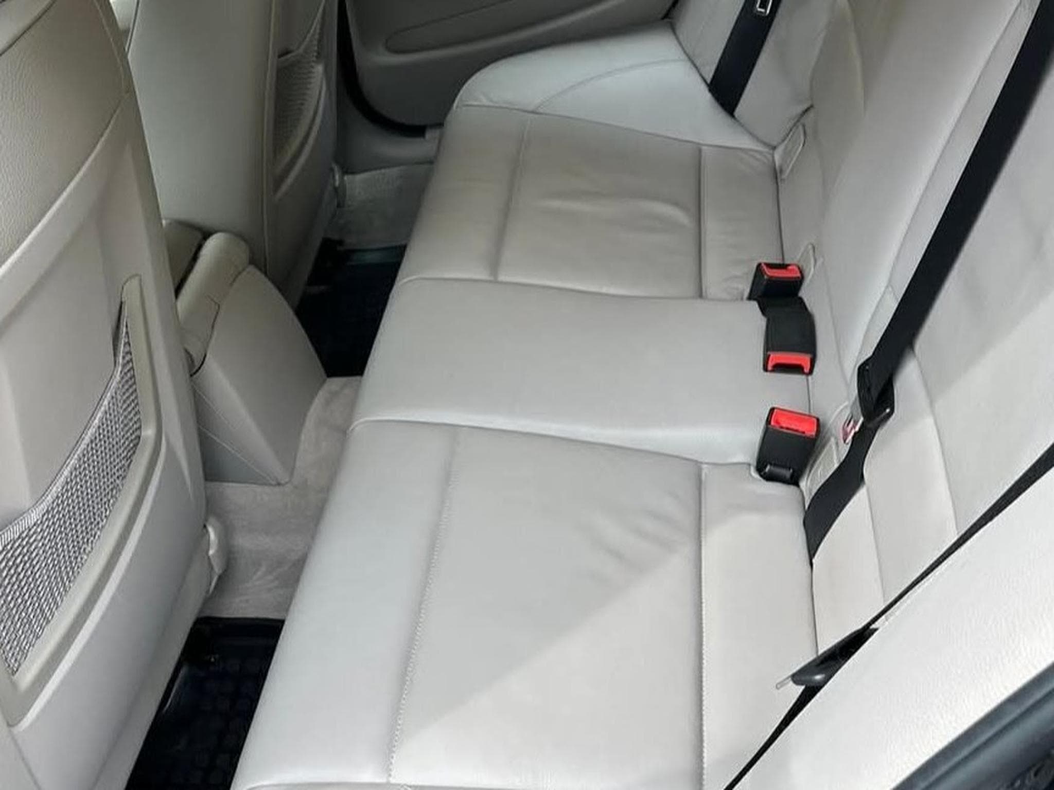 BMW 118 HATCH (2011) - Photo 6