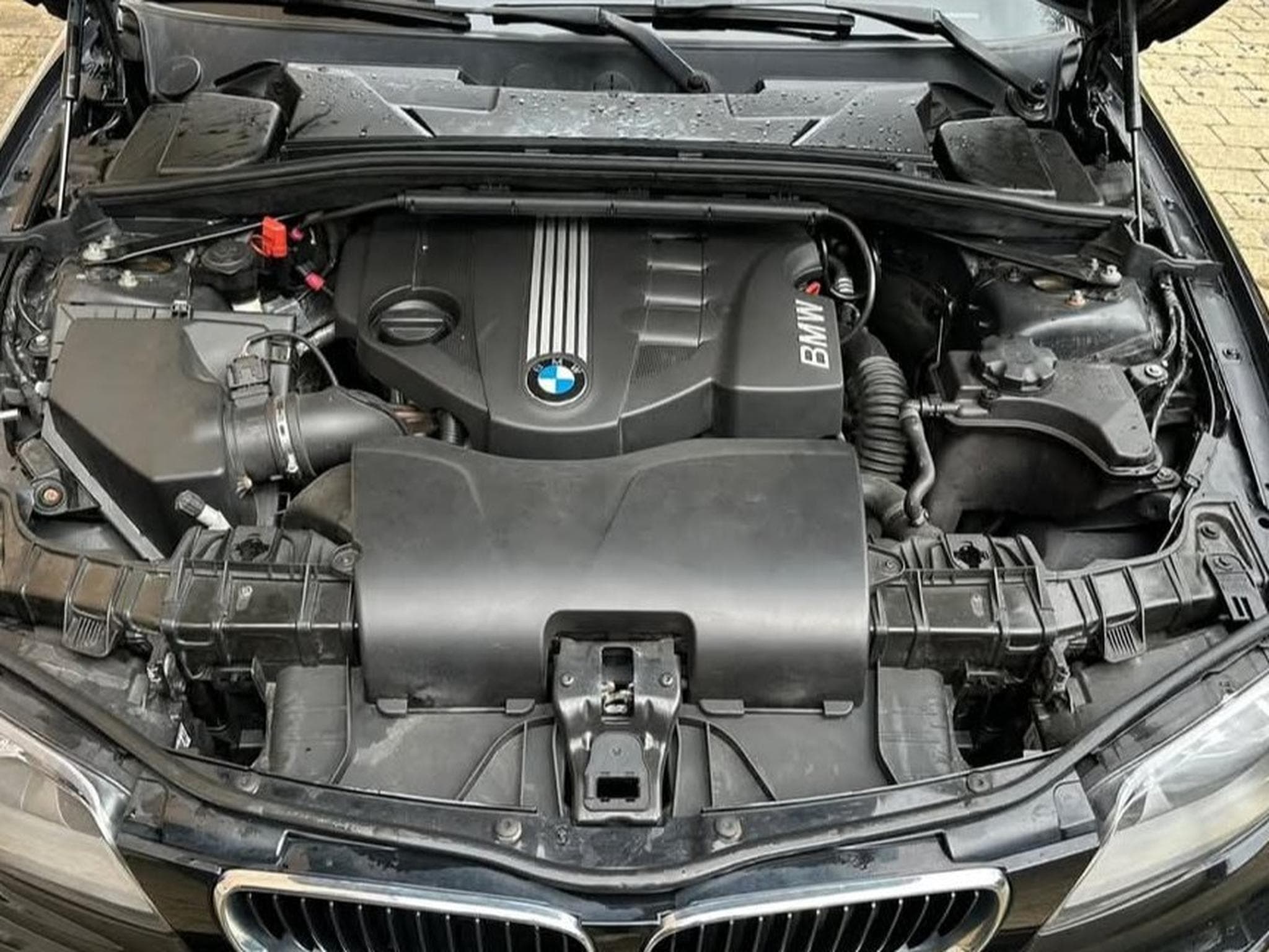 BMW 118 HATCH (2011) - Photo 10