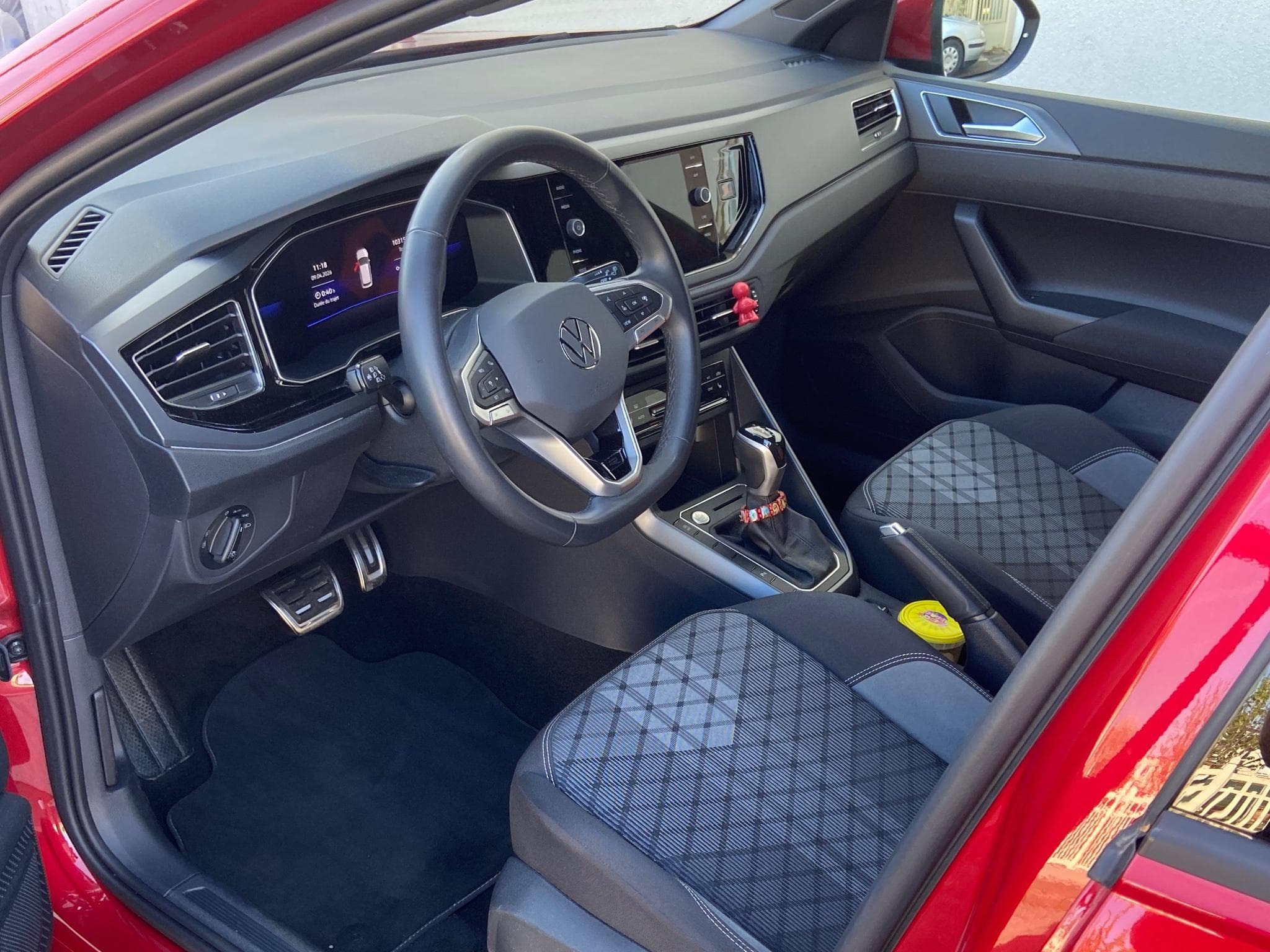 VW Taigo Taigo 1.0 TSI 115 DSG R-Line Matrix (2025) - Photo 2