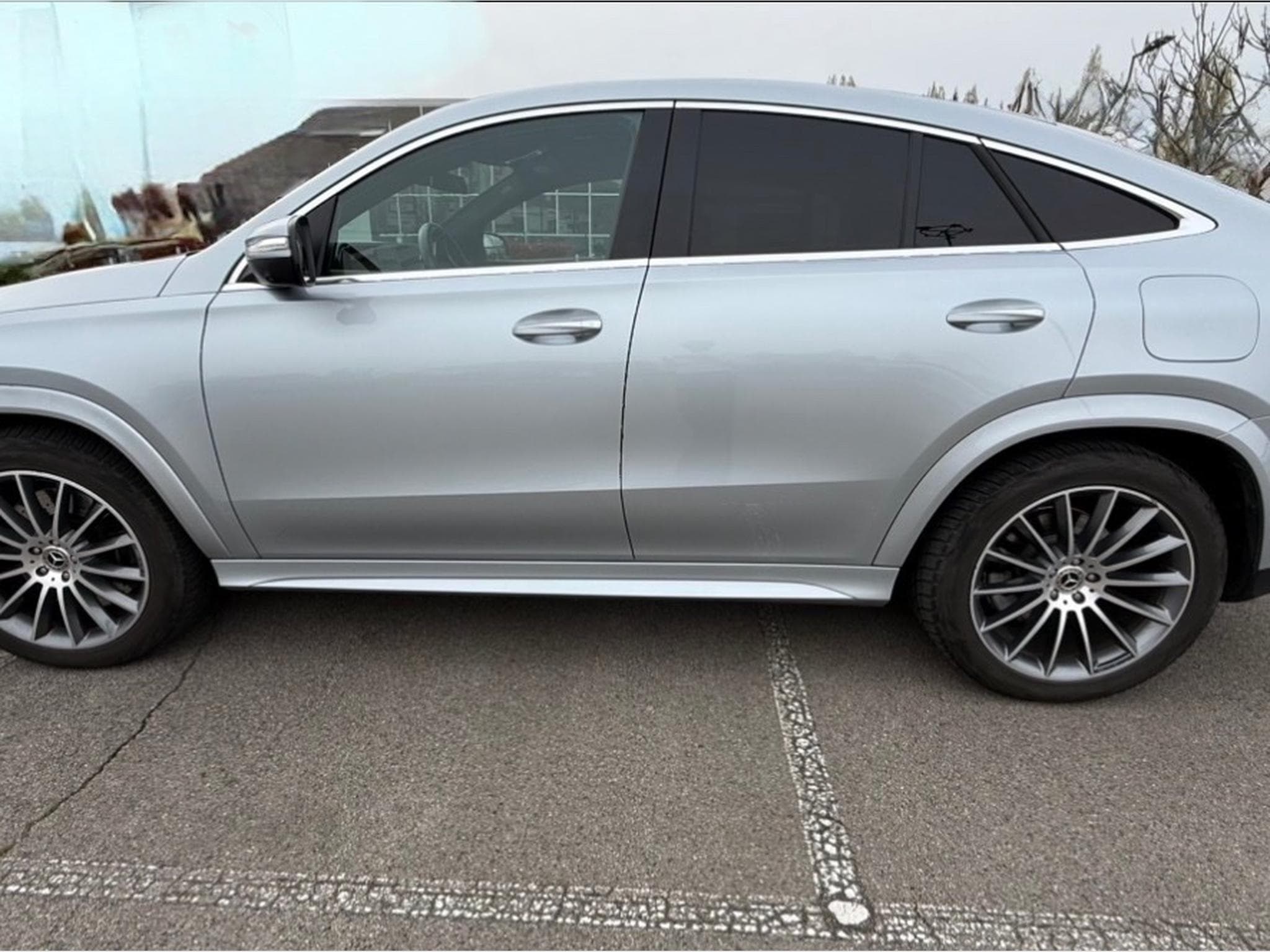 Mercedes GLE 400 GLE 400e Coupé AMG Line (2024) - Photo 2