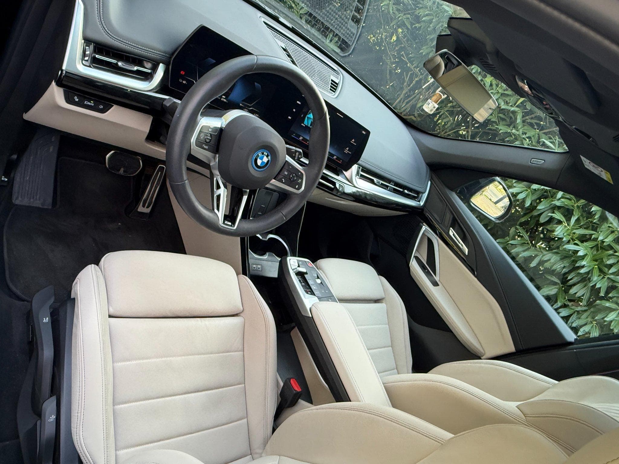 BMW iX1 eDrive20 150kW/204ch - Reprise Leasing (2025) - Photo 8