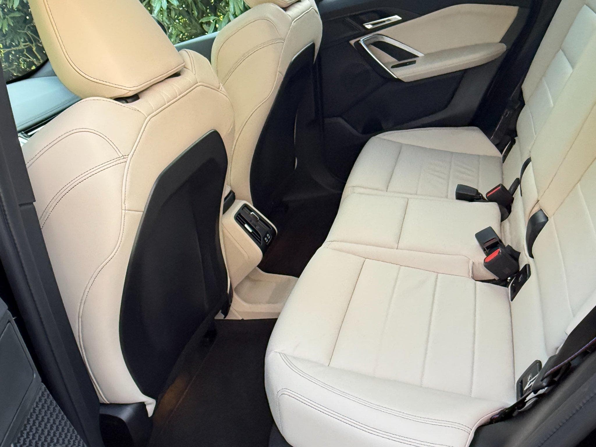 BMW iX1 eDrive20 150kW/204ch - Reprise Leasing (2025) - Photo 9