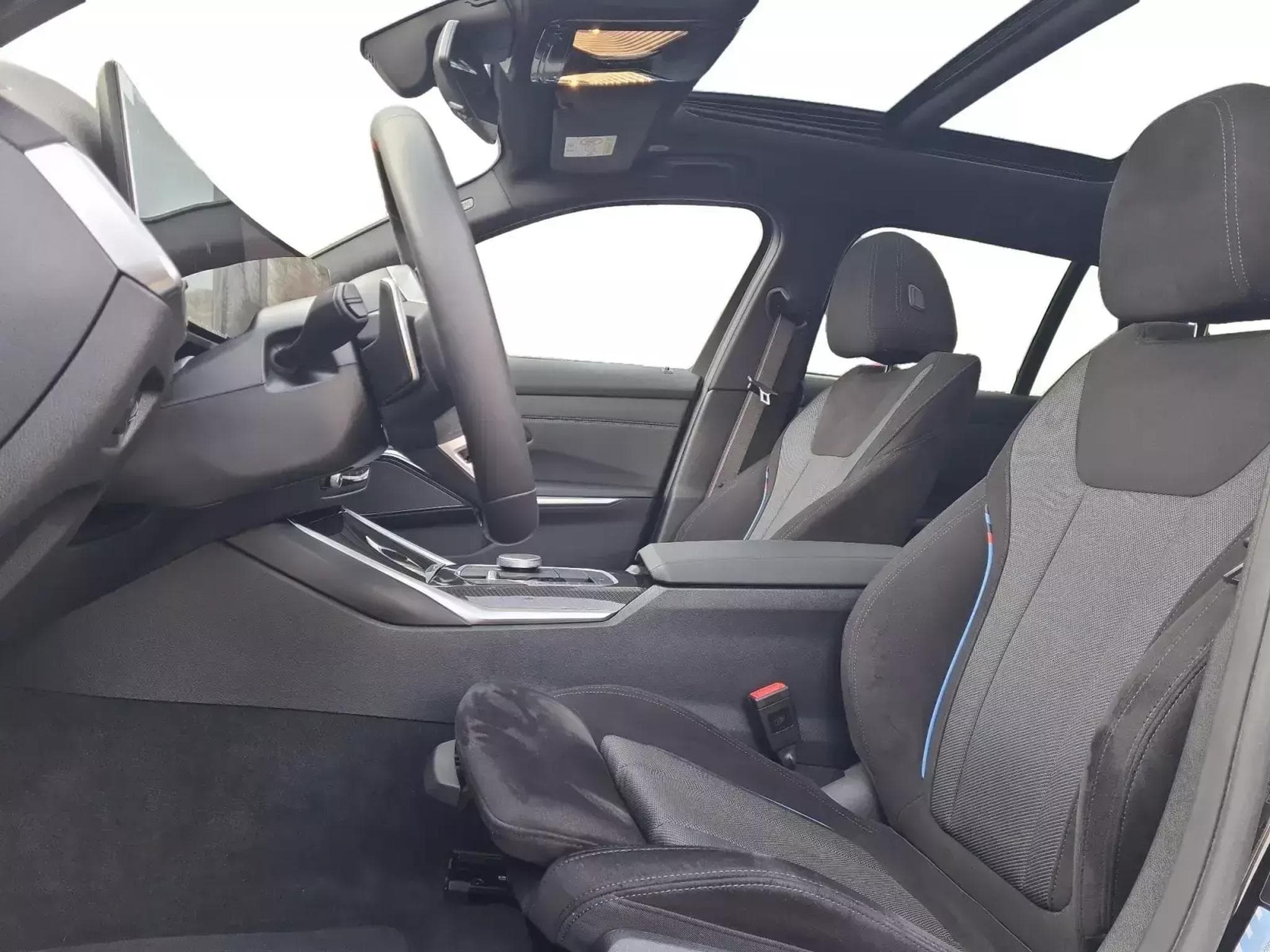 BMW M340d xDrive Touring M Sport Pro (2025) - Photo 6