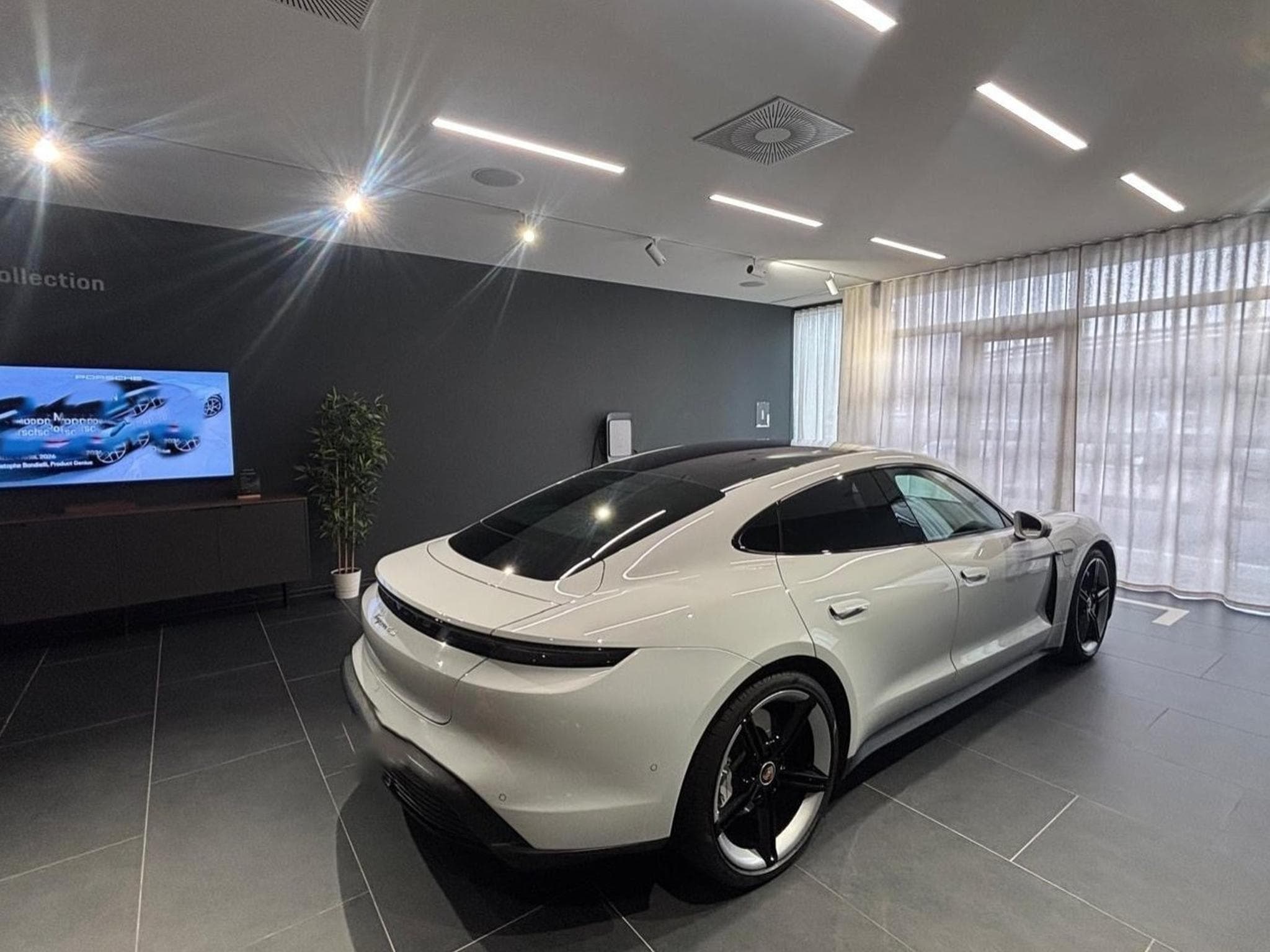 Porsche Taycan 4S Performance Plus (2020) - Foto 2