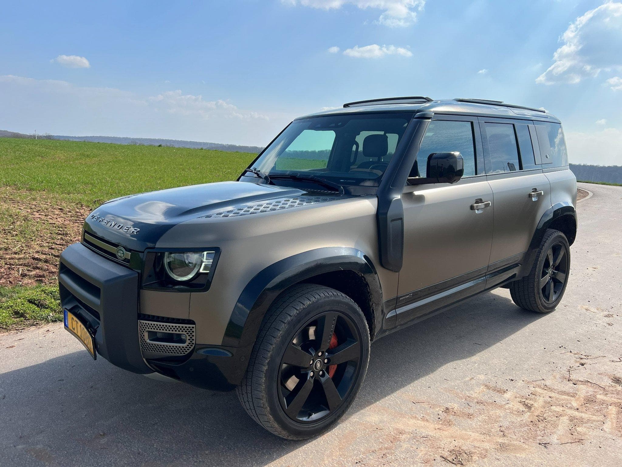 Land-Rover Defender 110 P400 X (2022) - Foto 1