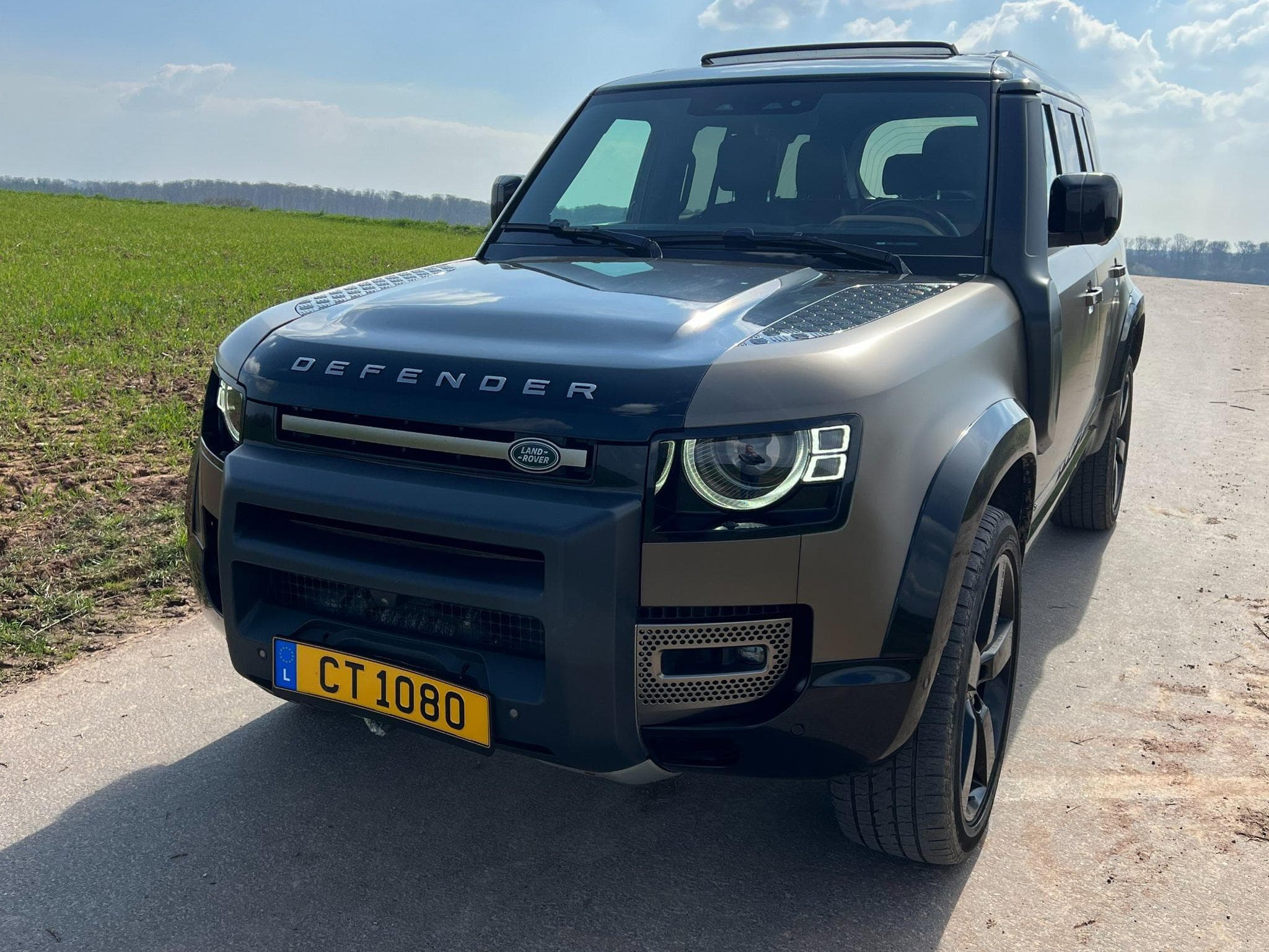 Land-Rover Defender 110 P400 X (2022) - Foto 3