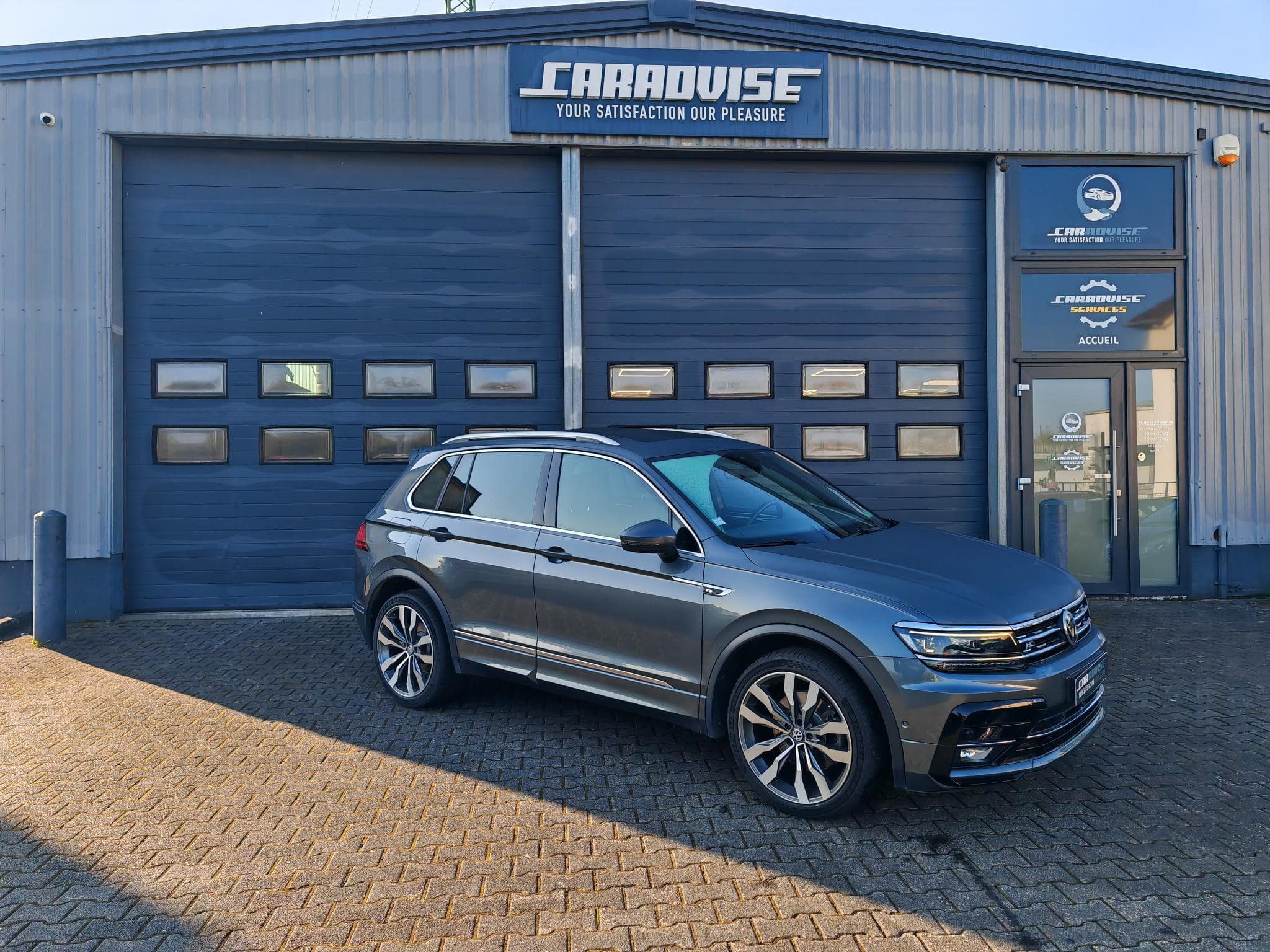 VW Tiguan R-Line 2.0 Tdi 4*4 DSG (2019) - Photo 3
