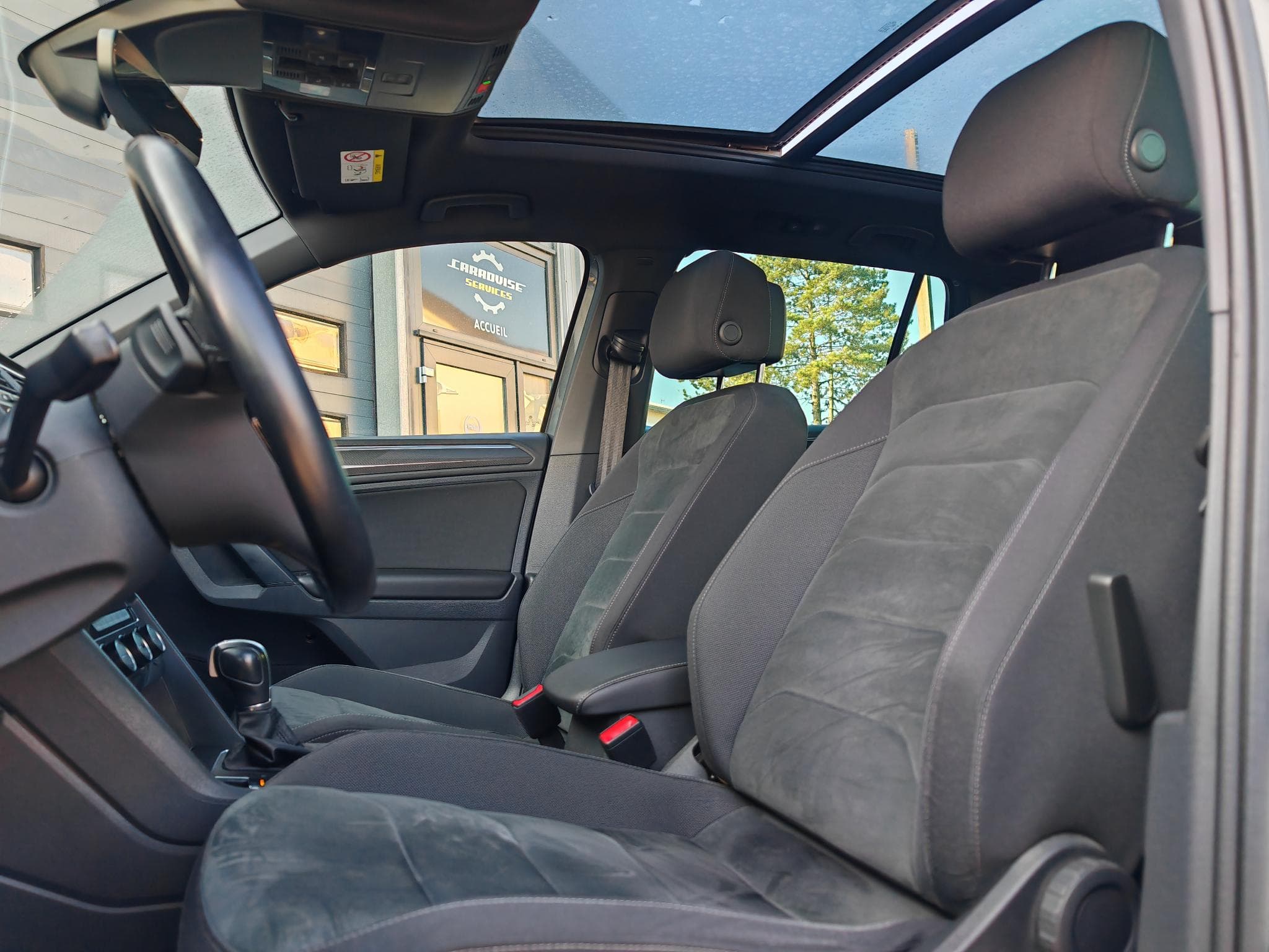 VW Tiguan R-Line 2.0 Tdi 4*4 DSG (2019) - Photo 9