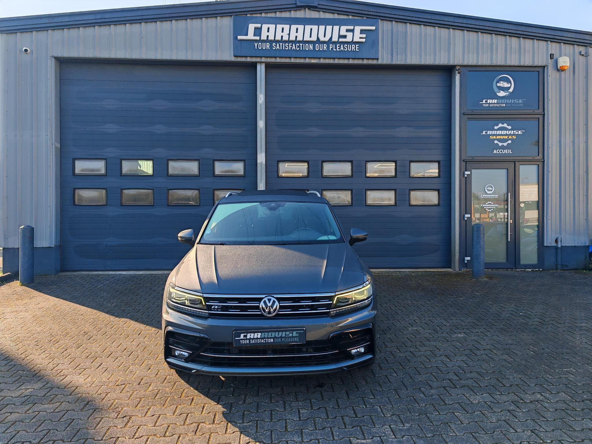 VW Tiguan R-Line 2.0 Tdi 4*4 DSG (2019) - Photo 2