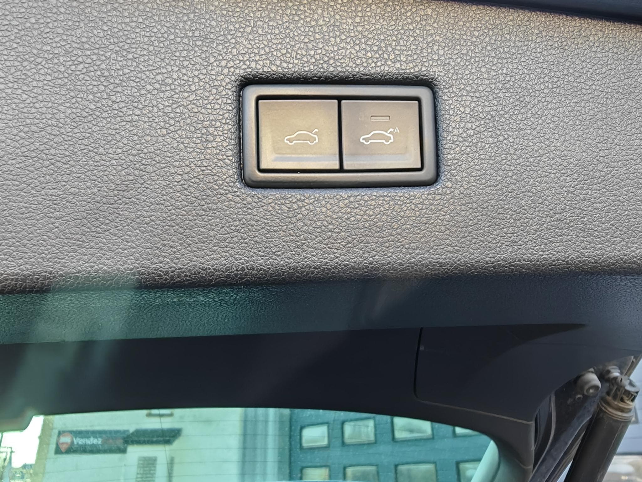 VW Tiguan R-Line 2.0 Tdi 4*4 DSG (2019) - Photo 13