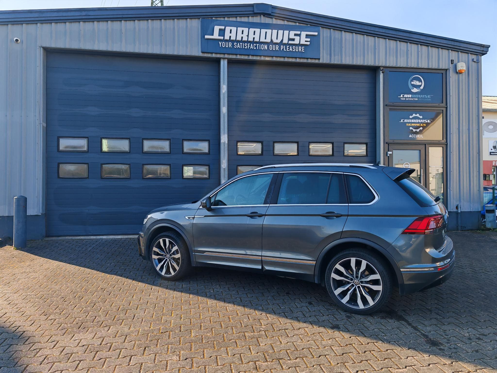 VW Tiguan R-Line 2.0 Tdi 4*4 DSG (2019) - Photo 6