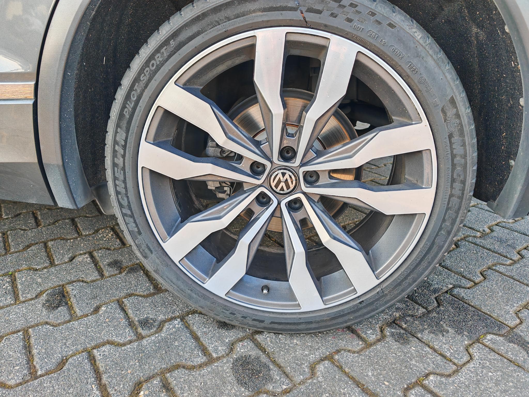 VW Tiguan R-Line 2.0 Tdi 4*4 DSG (2019) - Photo 7