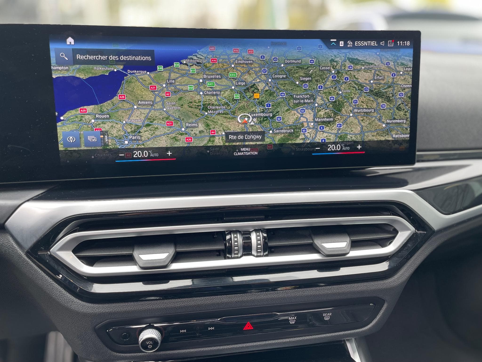 BMW Série 3 20 xDrive Touring M Auto Frozen blue (2024) - Photo 8