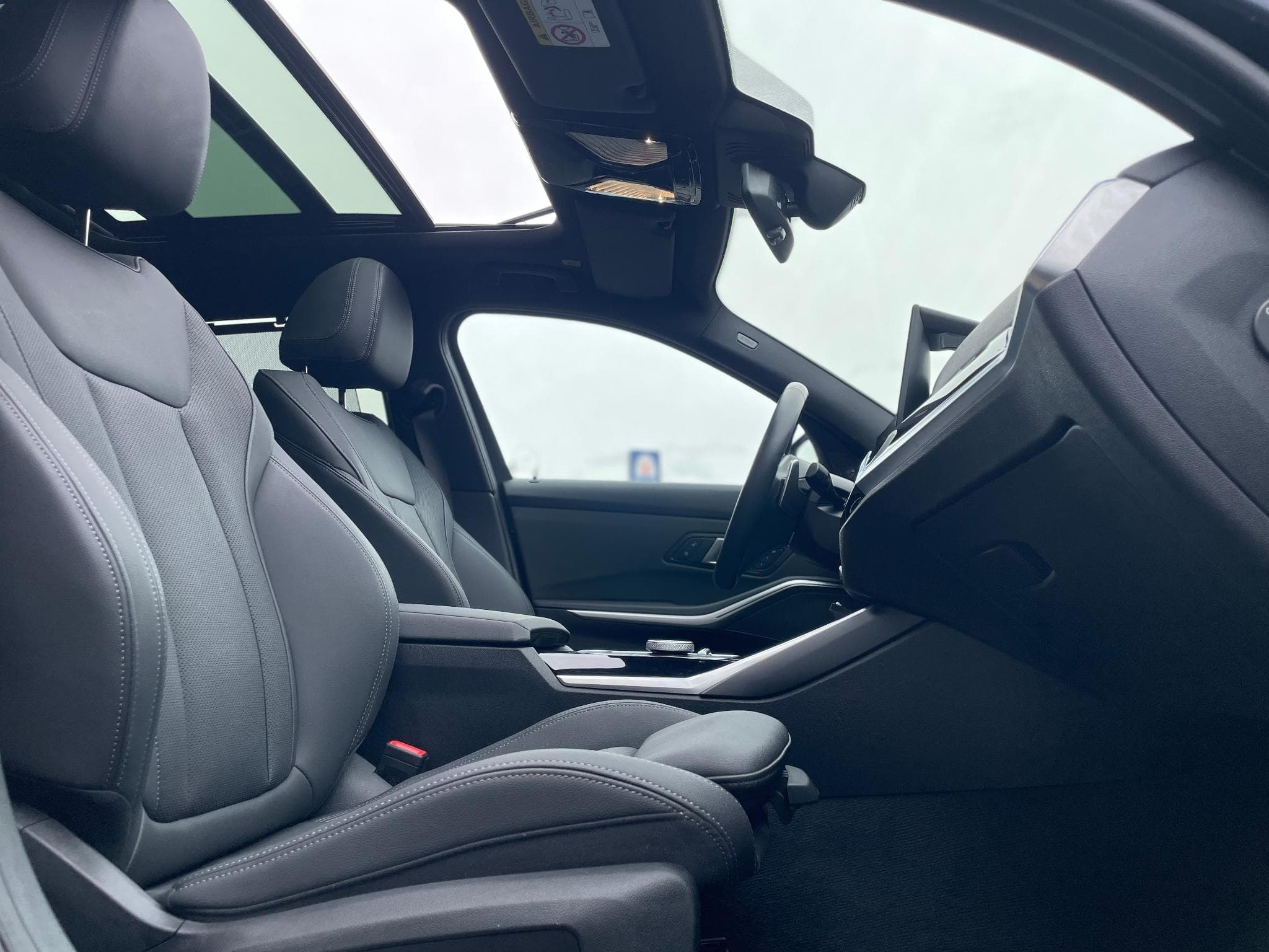 BMW Série 3 20 xDrive Touring M Auto Frozen blue (2024) - Photo 4