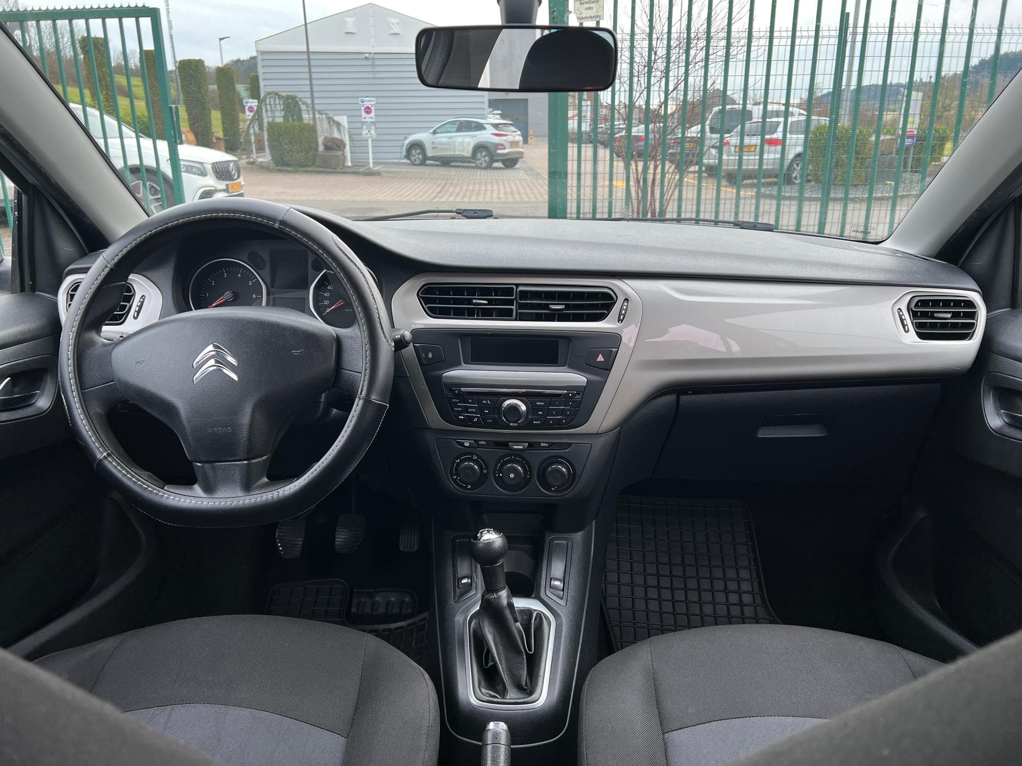 Citroën C-Elysée 1.6 HDi 100CV Selection (2016) - Photo 7