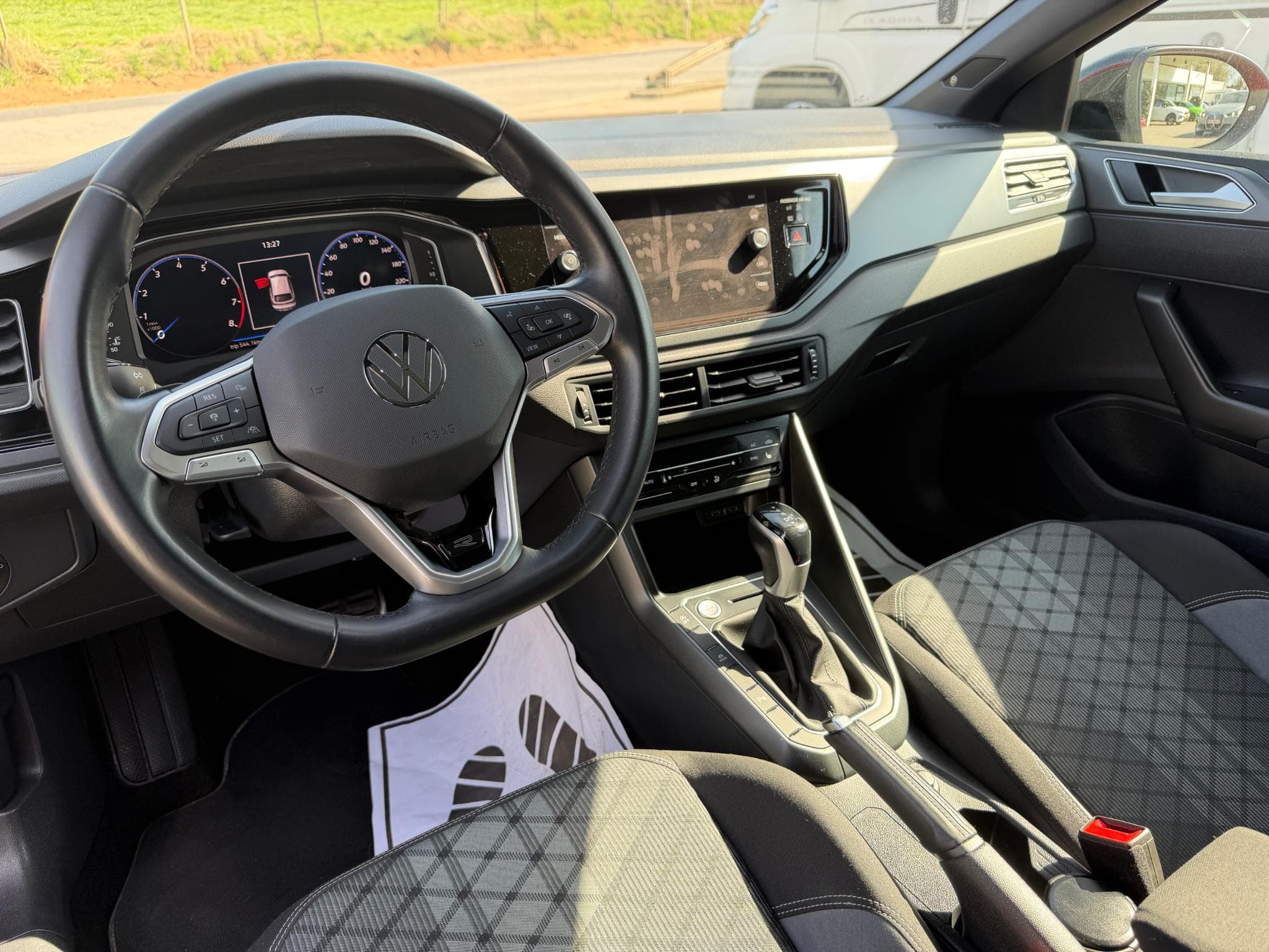 VW Taigo R-Line 1.5 TSI 110 kW DSG7 (2023) - Foto 3