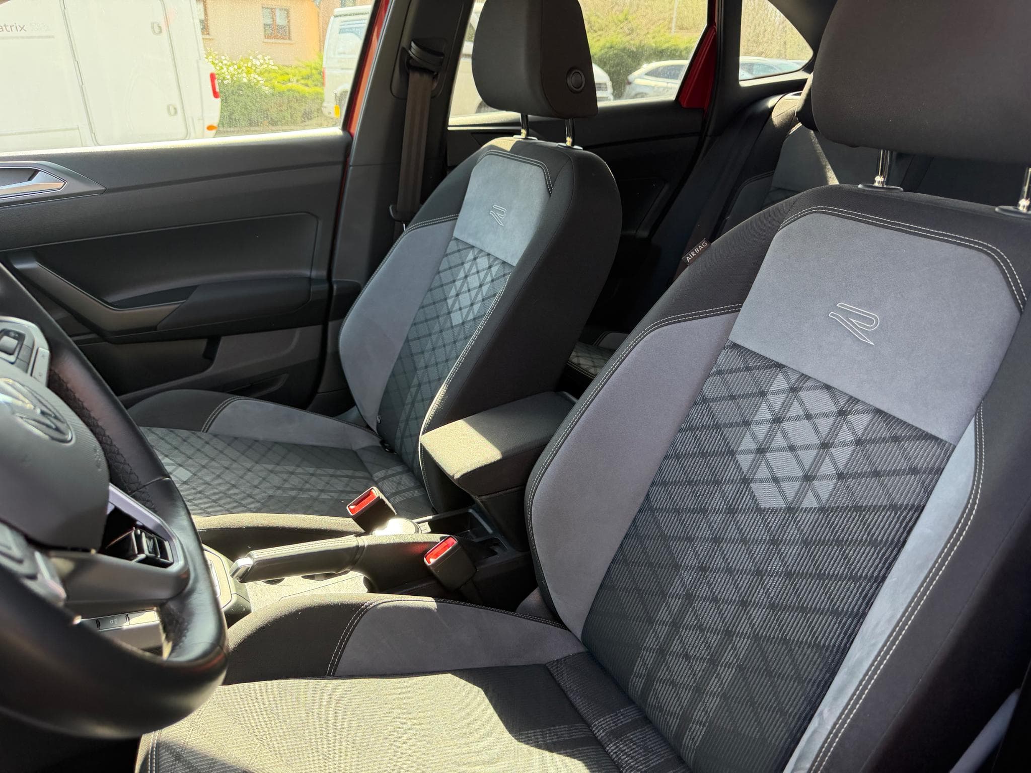 VW Taigo R-Line 1.5 TSI 110 kW DSG7 (2023) - Foto 4