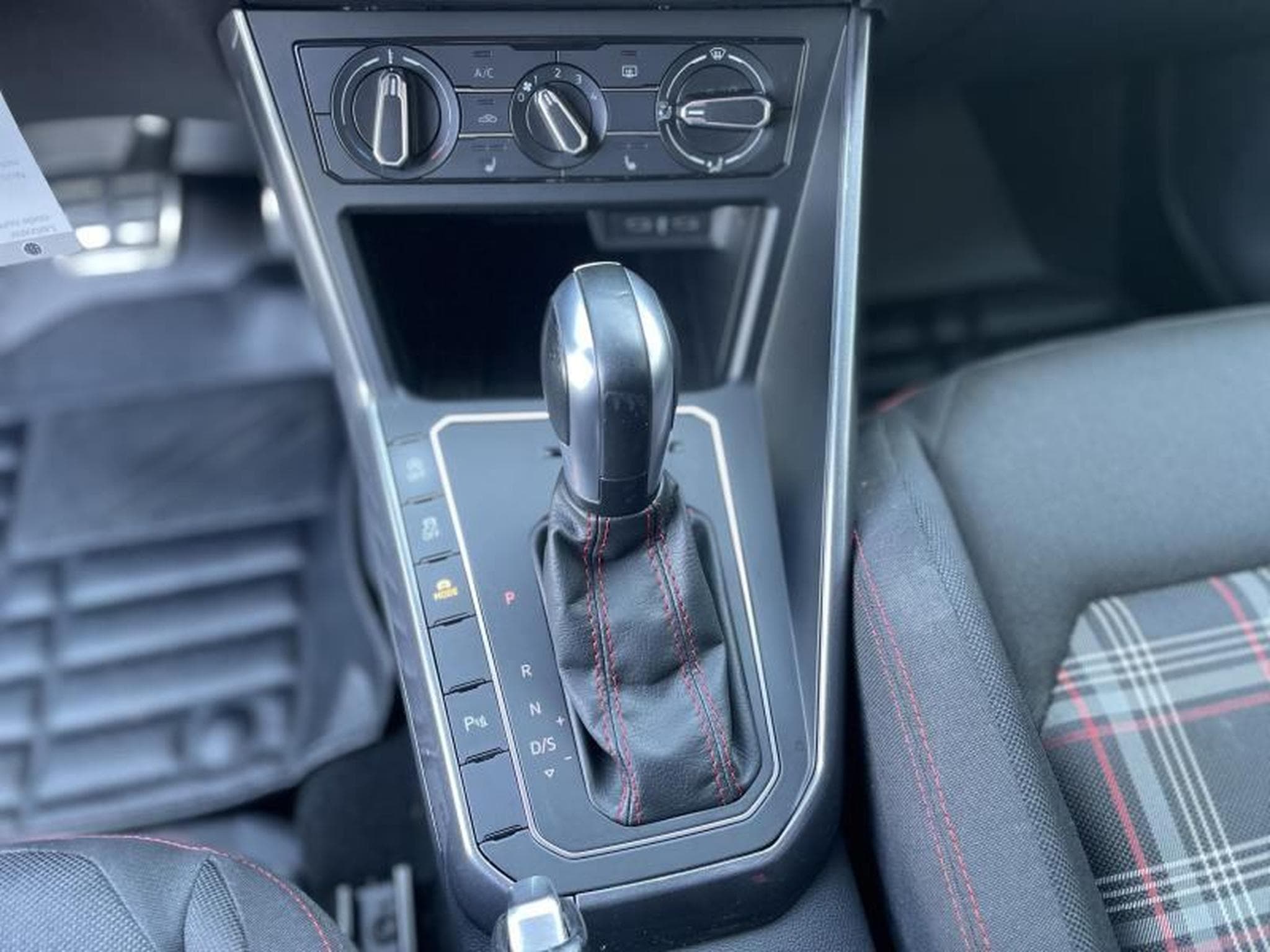 VW Polo 2.0 TSI DSG (2020) - Photo 10