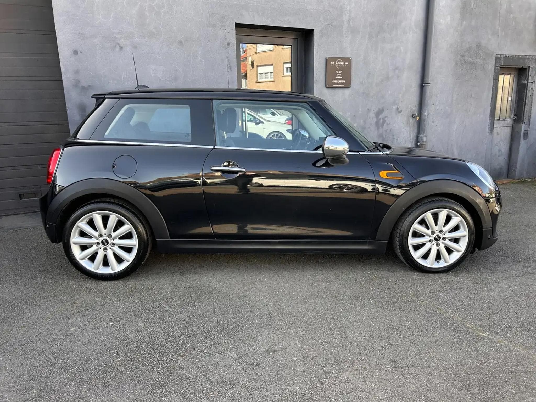 MINI Cooper 1.5 95 ONE D (2016) - Photo 2