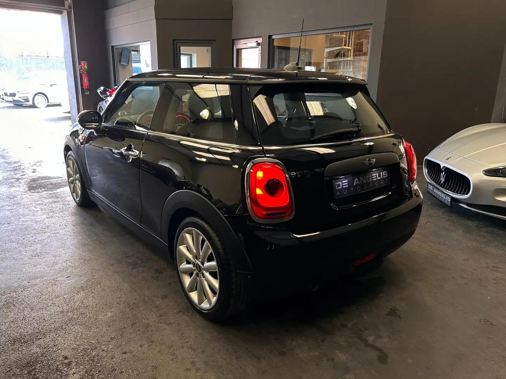 MINI Cooper 1.5 95 ONE D (2016) - Photo 5