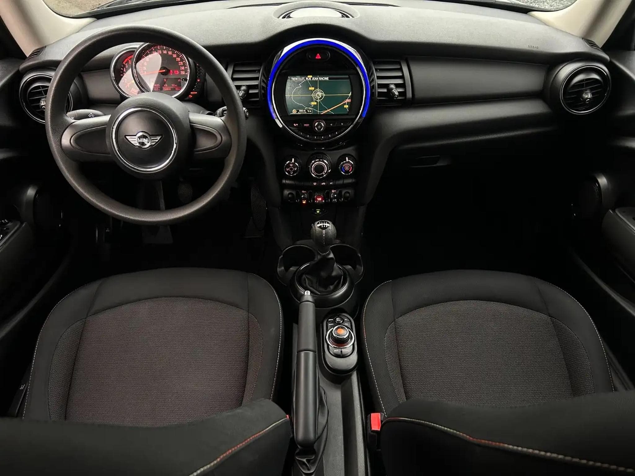 MINI Cooper 1.5 95 ONE D (2016) - Photo 8