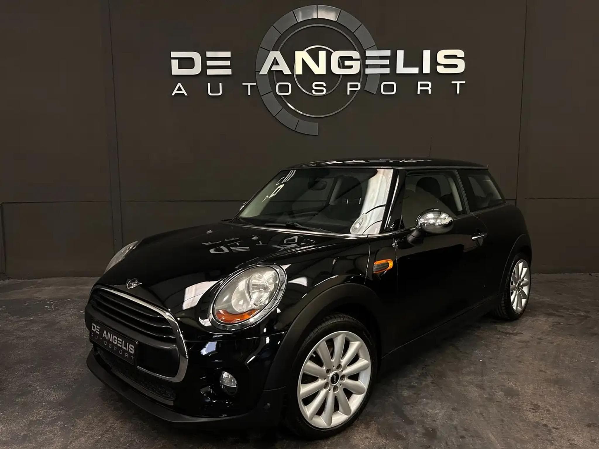 MINI Cooper 1.5 95 ONE D (2016) - Photo 1