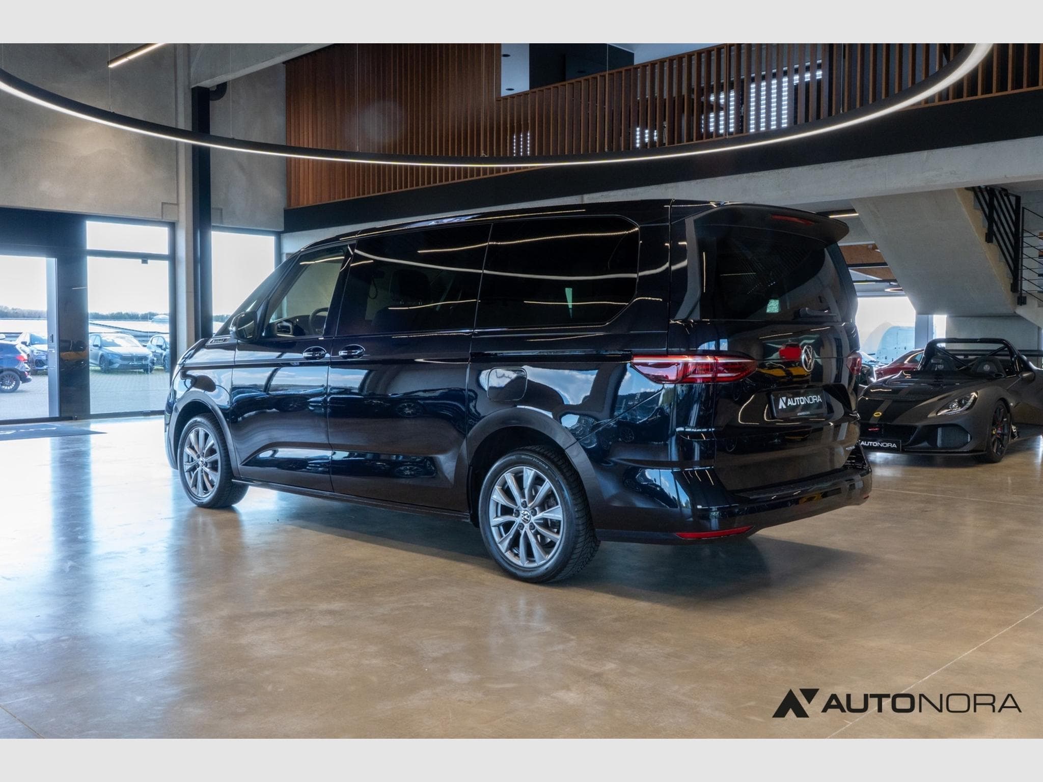 VW T7 Multivan 1.4 TSI eHybrid Life lang (2022) - Photo 2