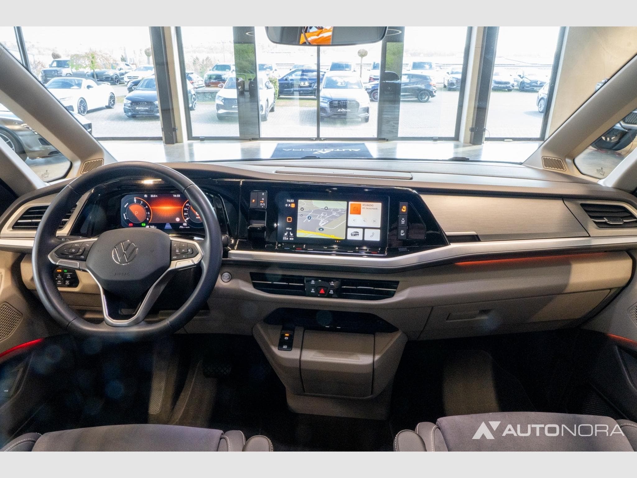 VW T7 Multivan 1.4 TSI eHybrid Life lang (2022) - Photo 15