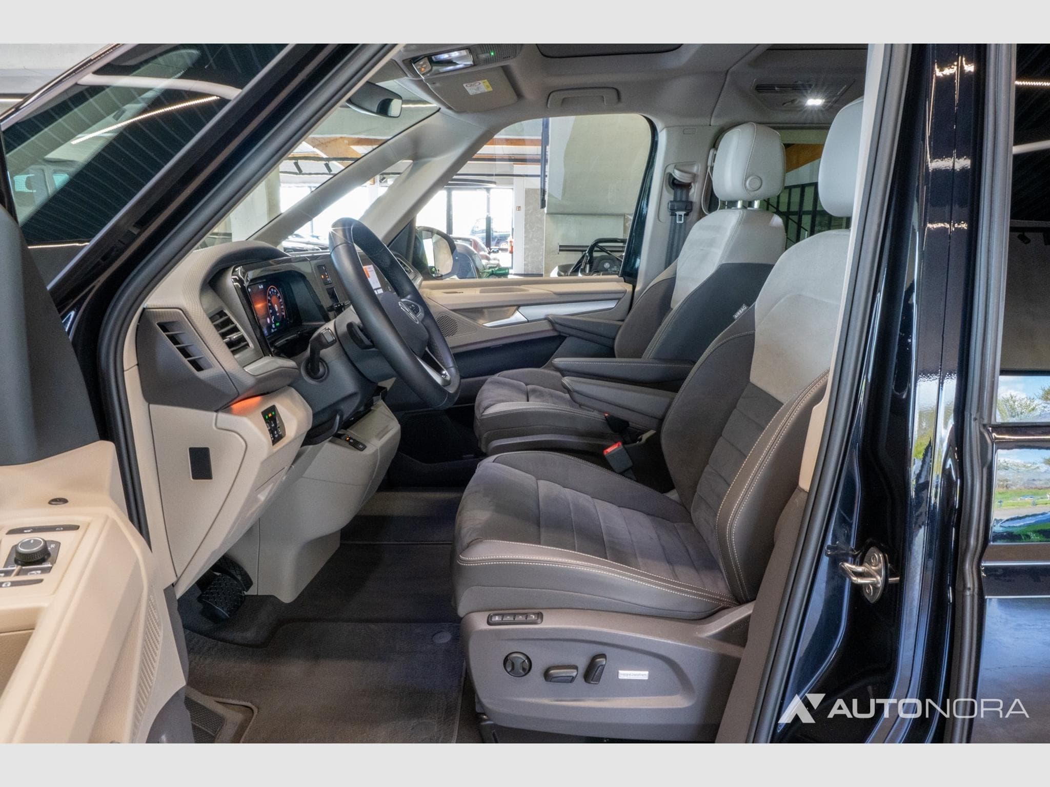 VW T7 Multivan 1.4 TSI eHybrid Life lang (2022) - Photo 11