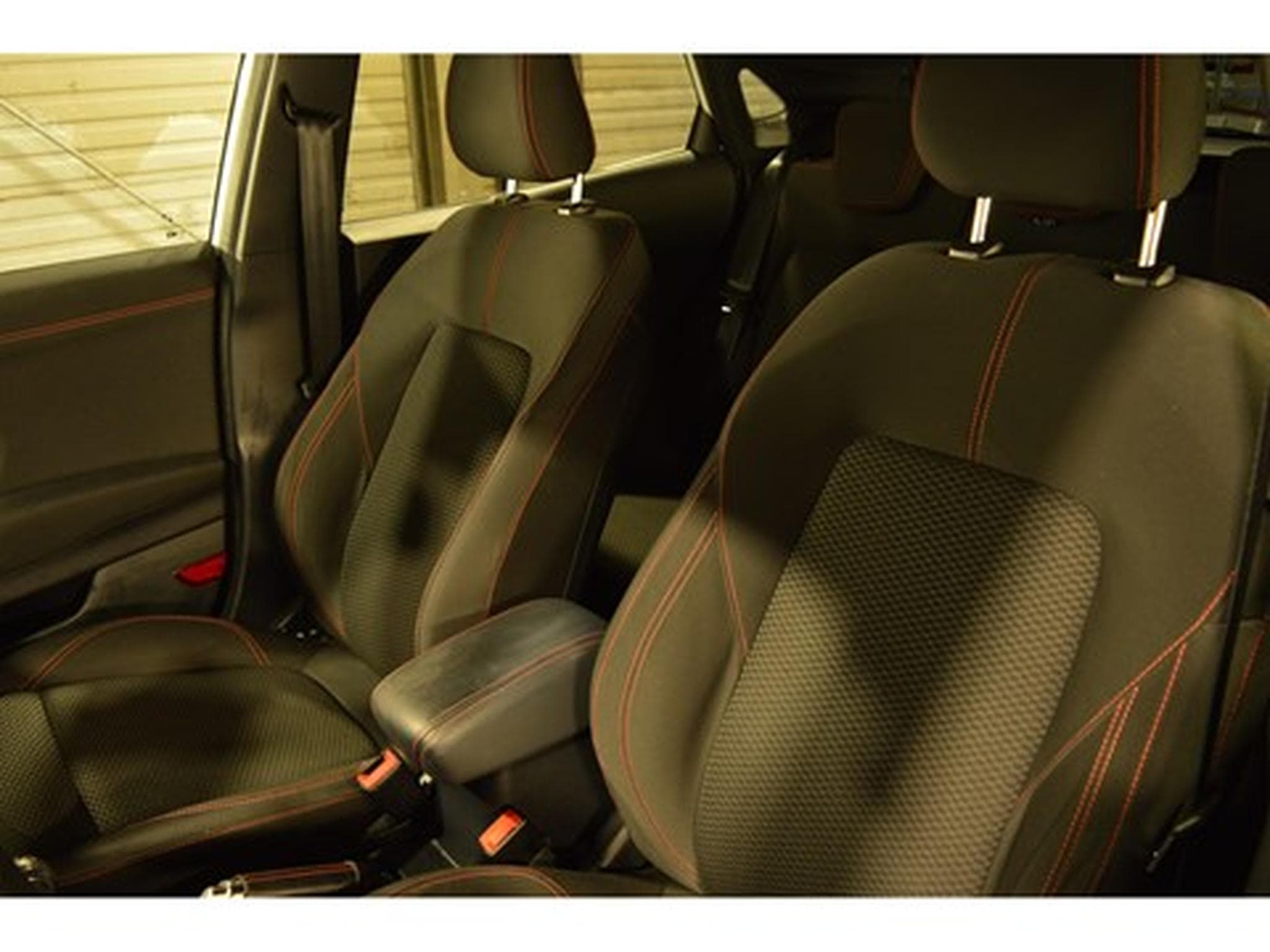 Ford Puma ST-Line 1.0i EcoBoost mHEV 125ps / 92kW M6 (2020) - Foto 10