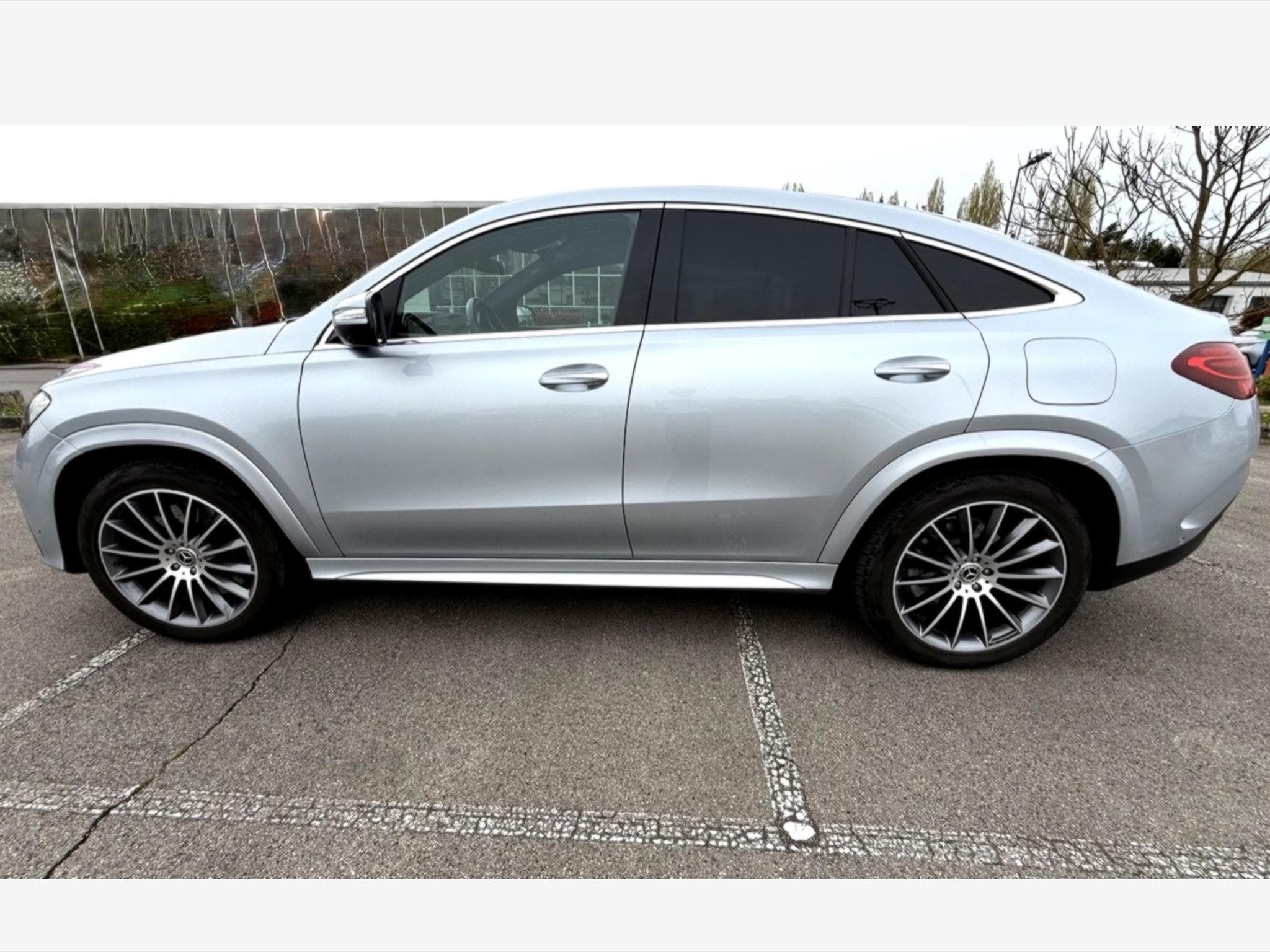 Mercedes GLE 400 GLE 400e Coupé AMG Line (2024) - Foto 11