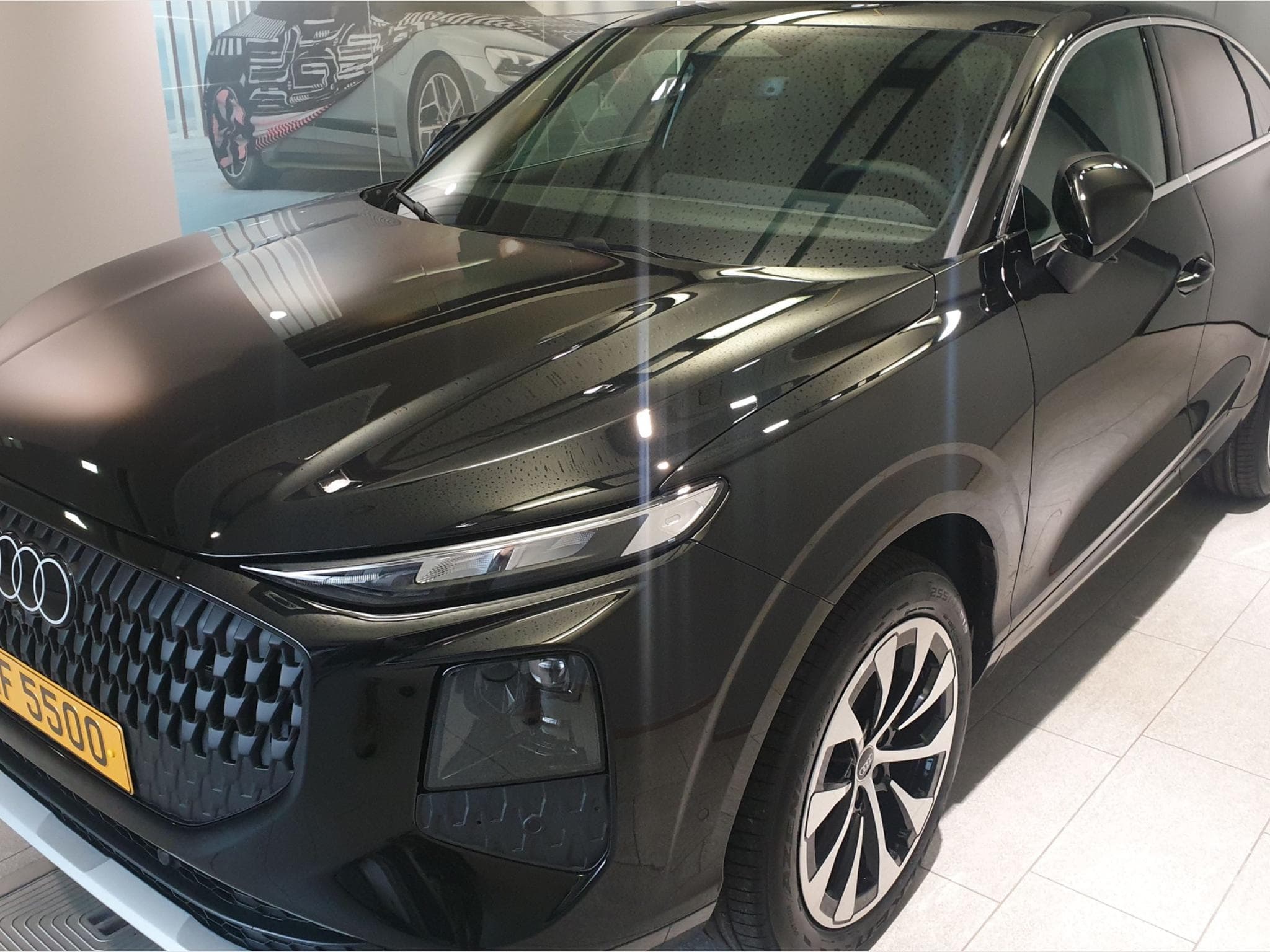 Audi Q3 S-Line interior (2026) - Photo 1